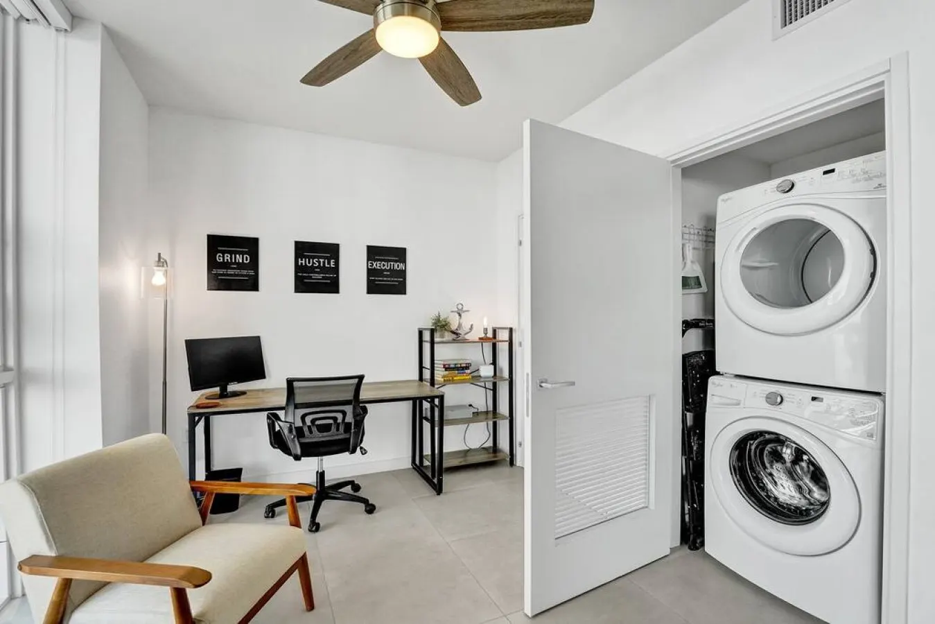 Monthly - Lux Condo - Huge Private Patio - Hotel Amenities 17