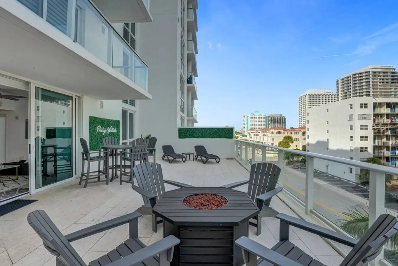 Monthly - Lux Condo - Huge Private Patio - Hotel Amenities 19
