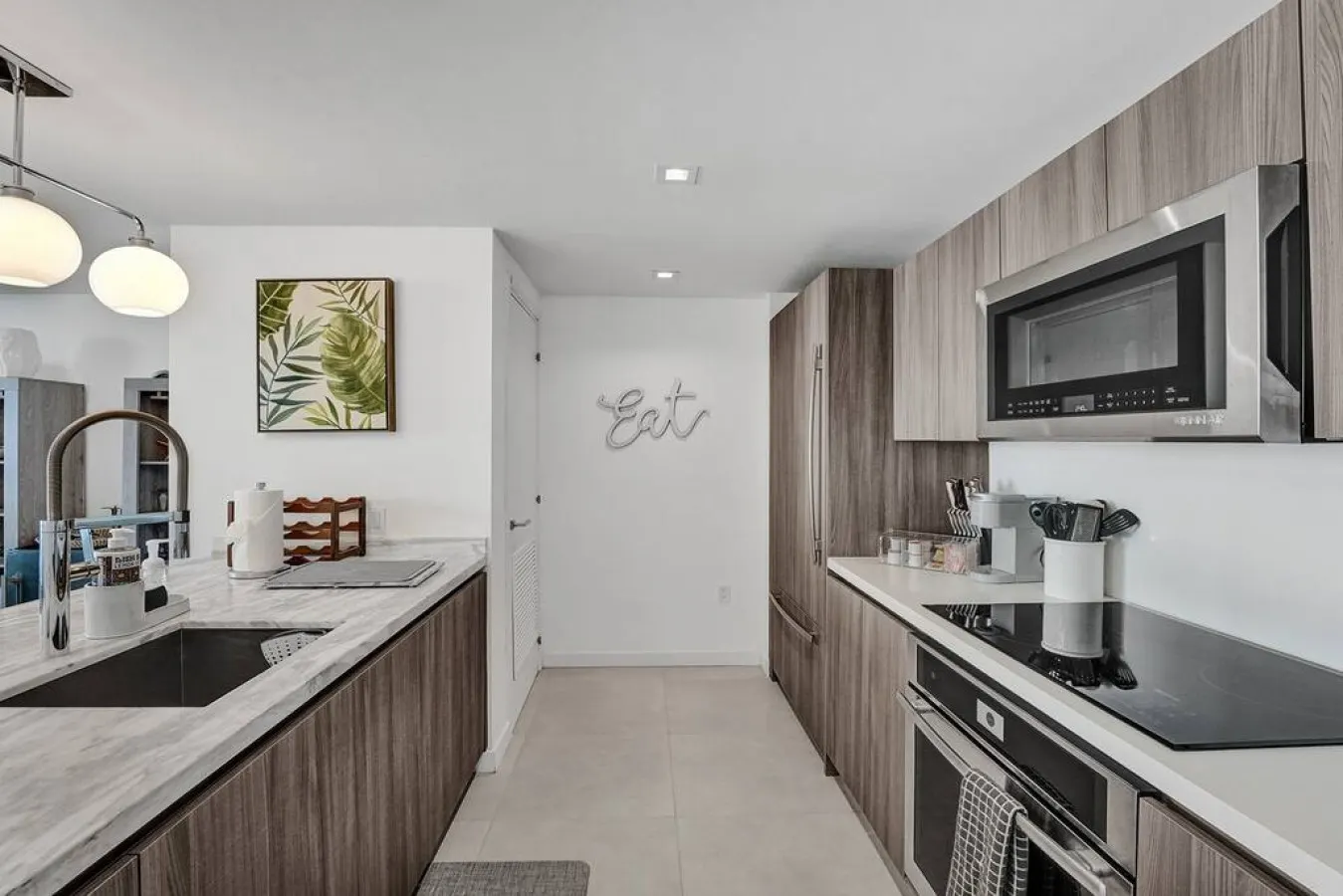 Monthly - Lux Condo - Huge Private Patio - Hotel Amenities 7
