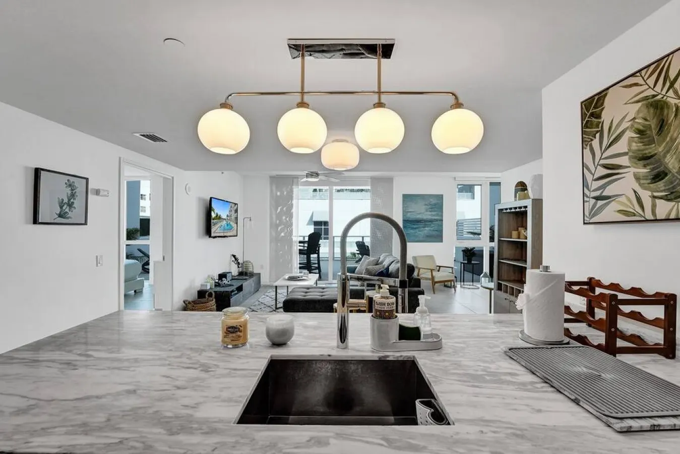 Monthly - Lux Condo - Huge Private Patio - Hotel Amenities 8