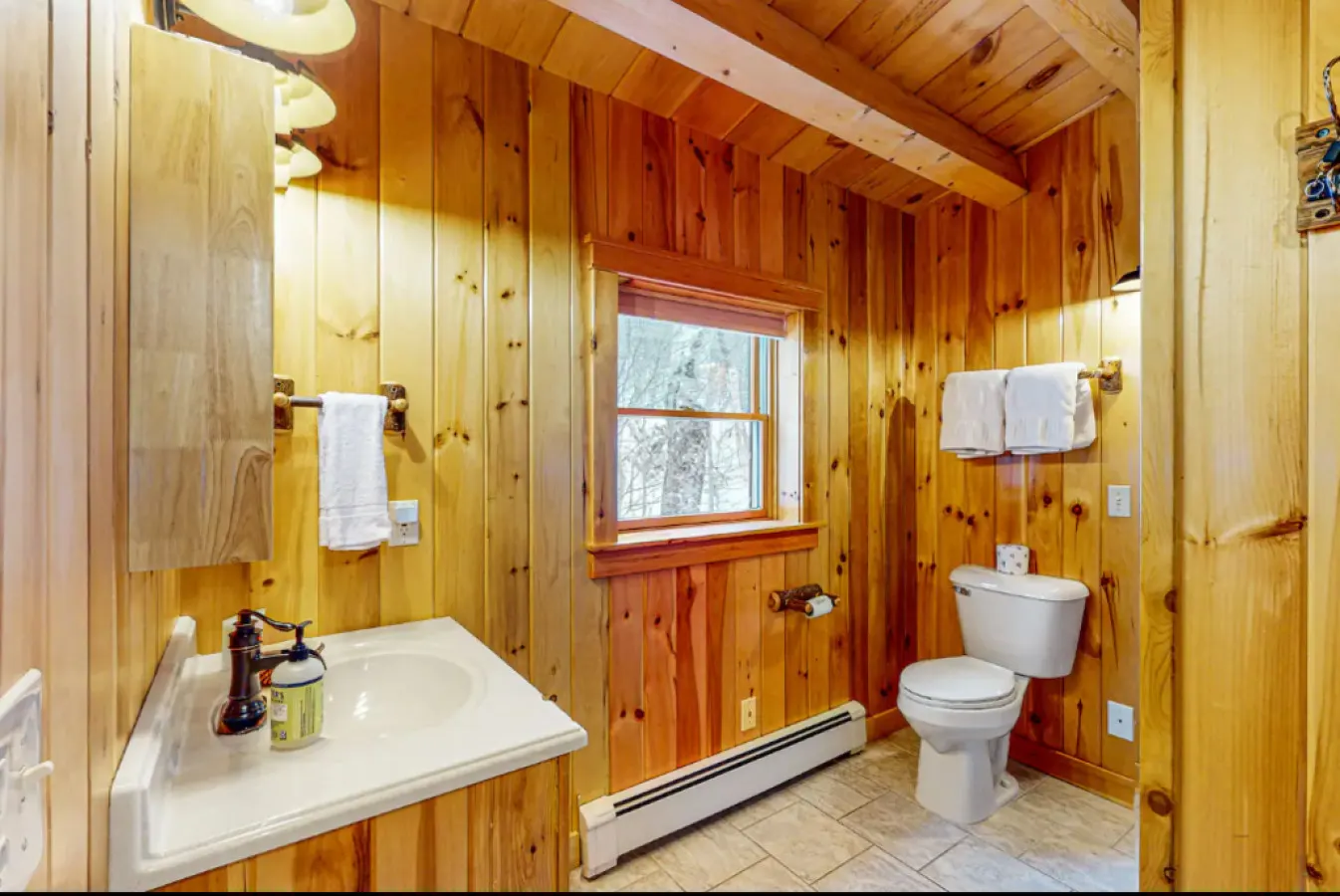 *Lake/Mtn View*Hot Tub*Fireplace*Game Room* 14