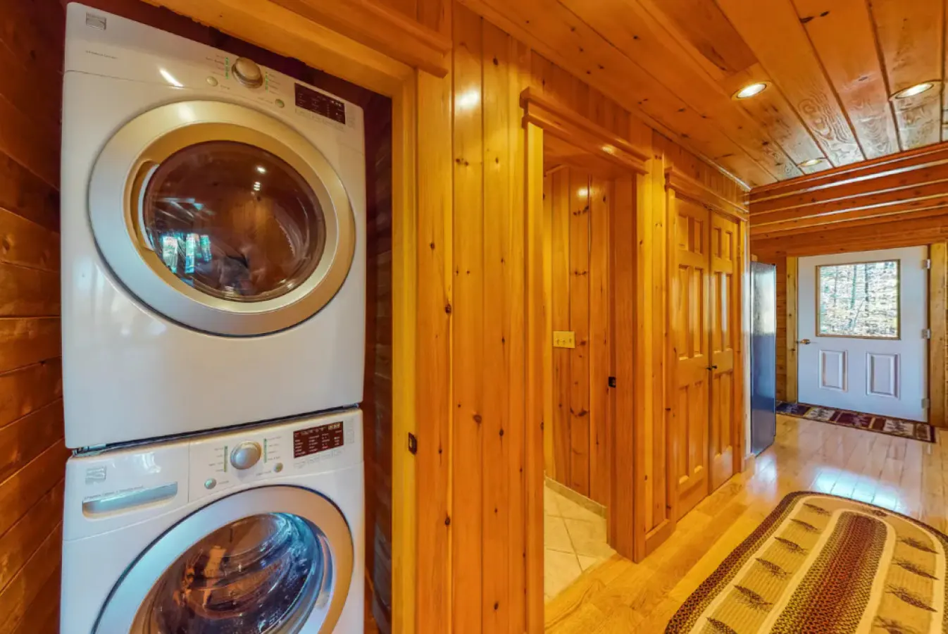 *Lake/Mtn View*Hot Tub*Fireplace*Game Room* 15