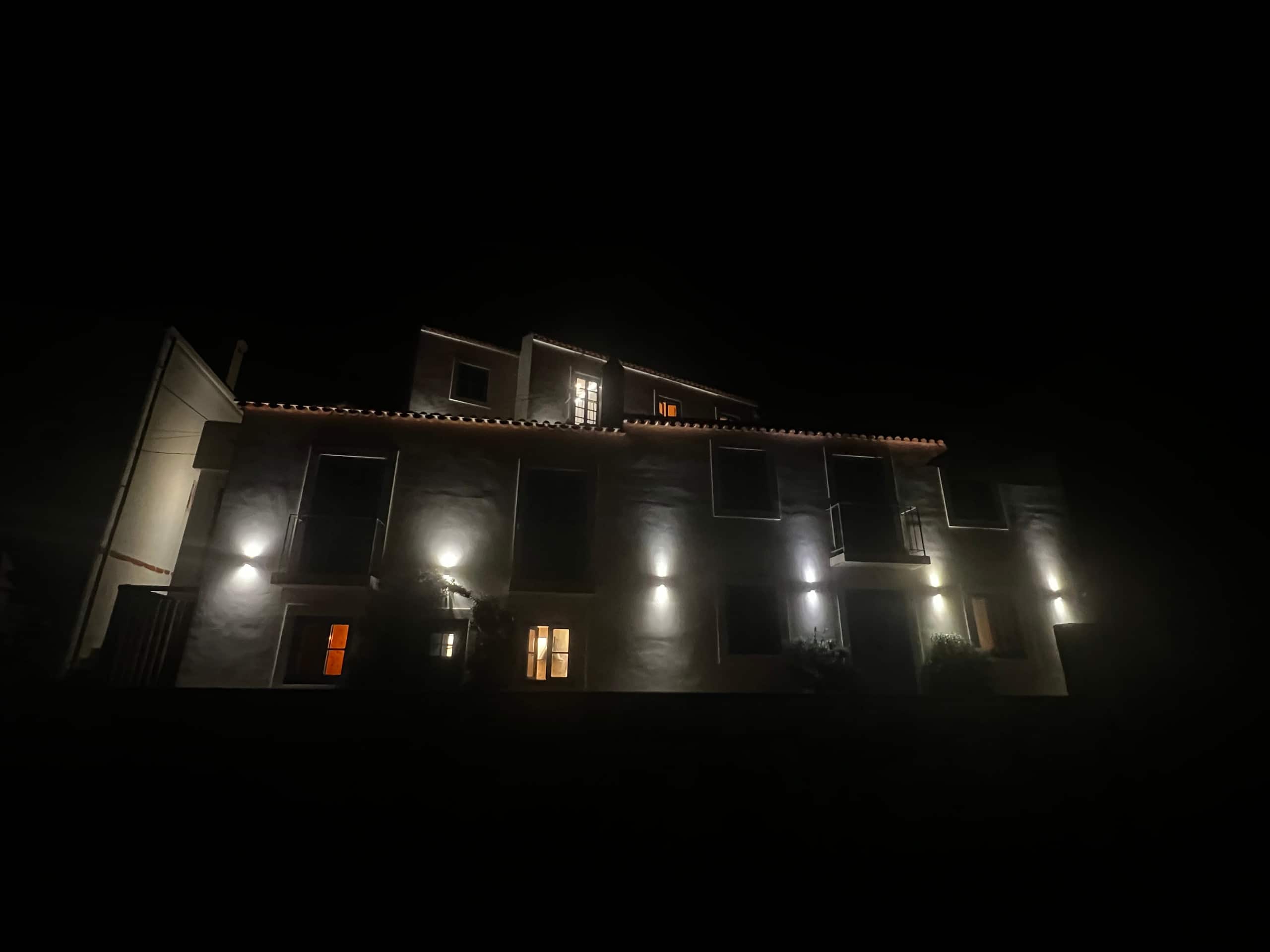 Life is better with a beachfront - Azenhas do Mar — photo 2