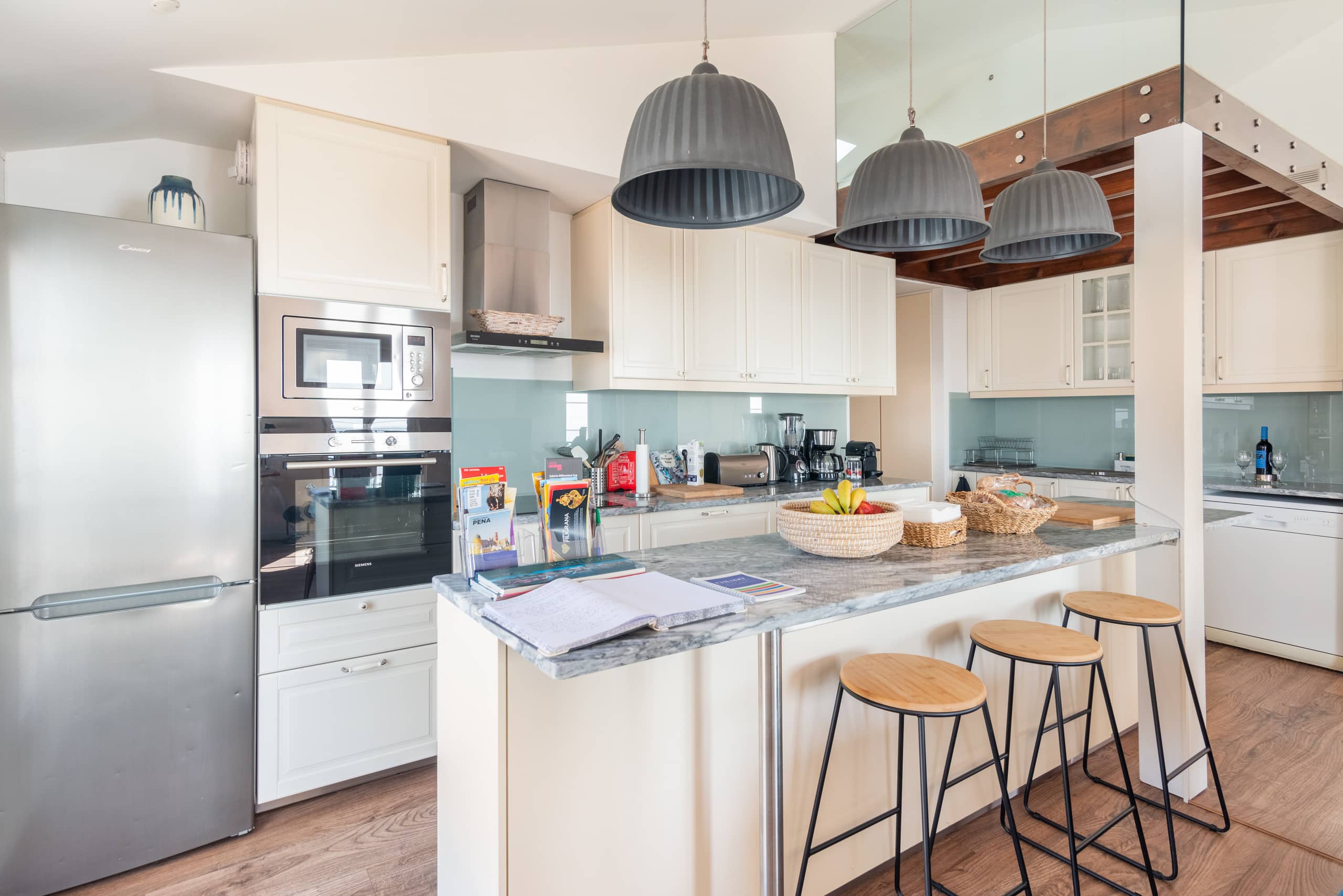 Elegant Chiado Rooftop • Tagus View • 3BR • AC — photo 4