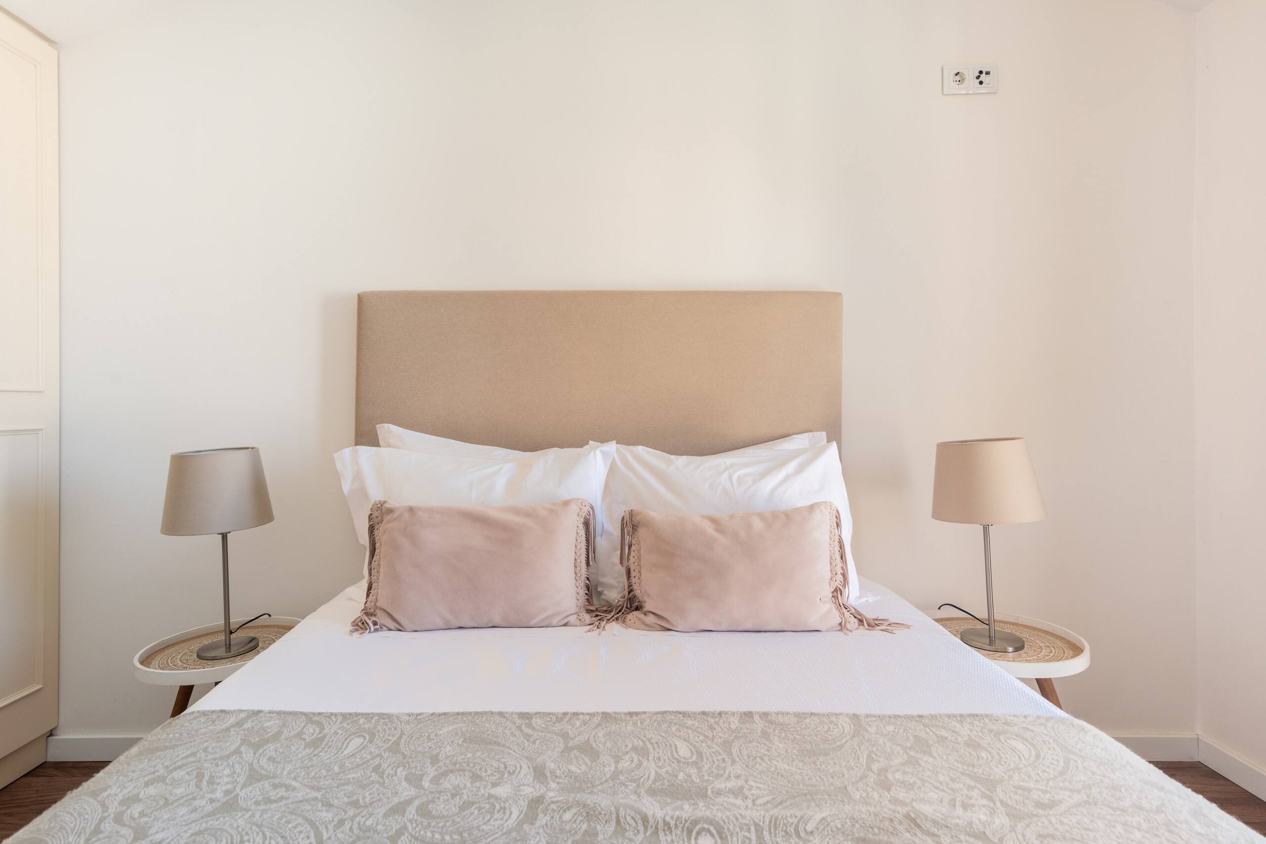 Elegant Chiado Rooftop Tagus View 3BR AC 21