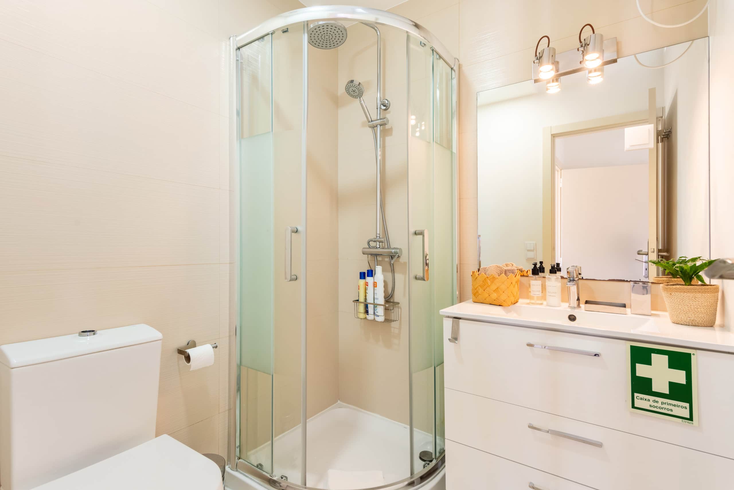Elegant Chiado Rooftop Tagus View 3BR AC 38