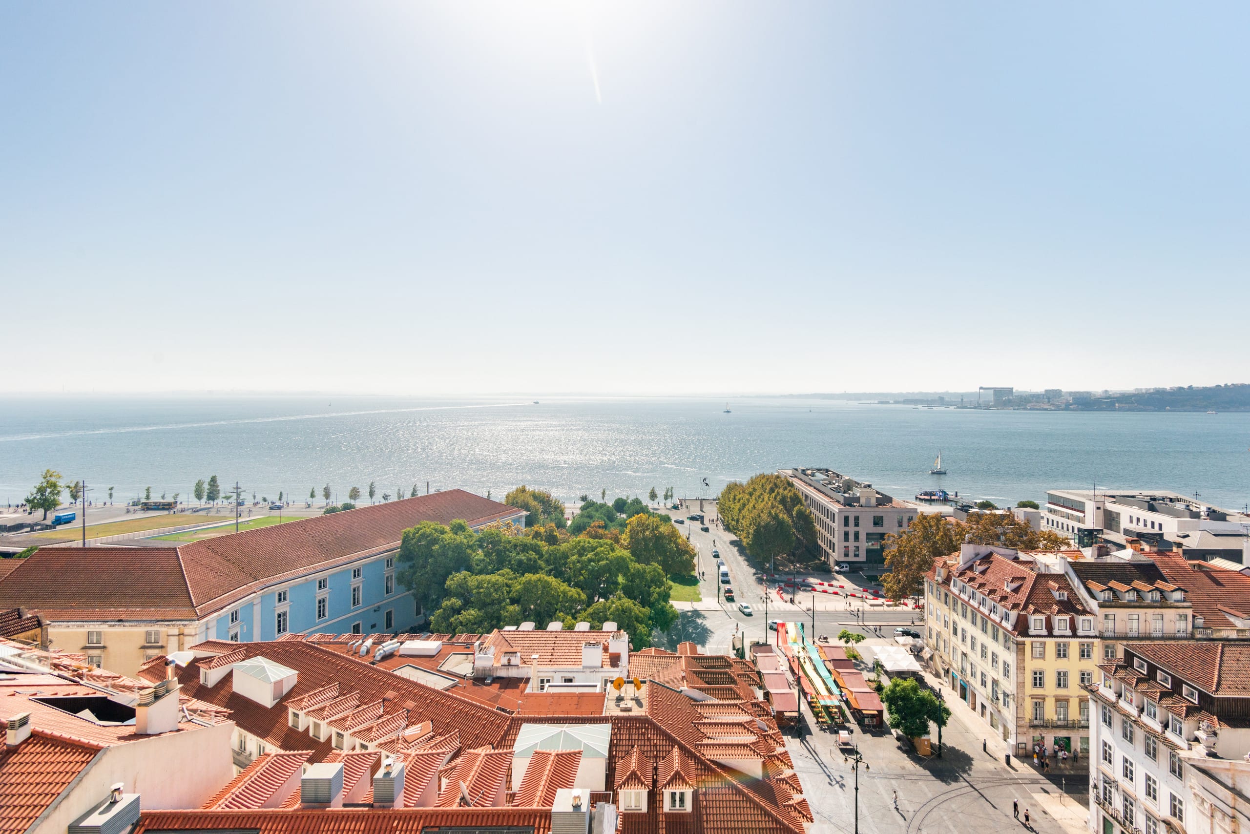 Elegant Chiado Rooftop • Tagus View • 3BR • AC