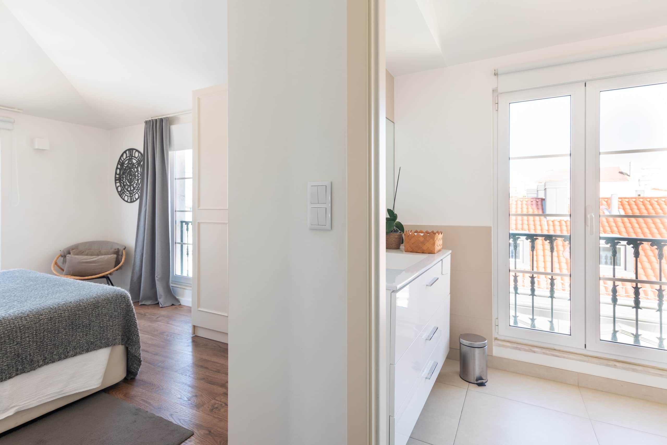 Elegant Chiado Rooftop Tagus View 3BR AC 25