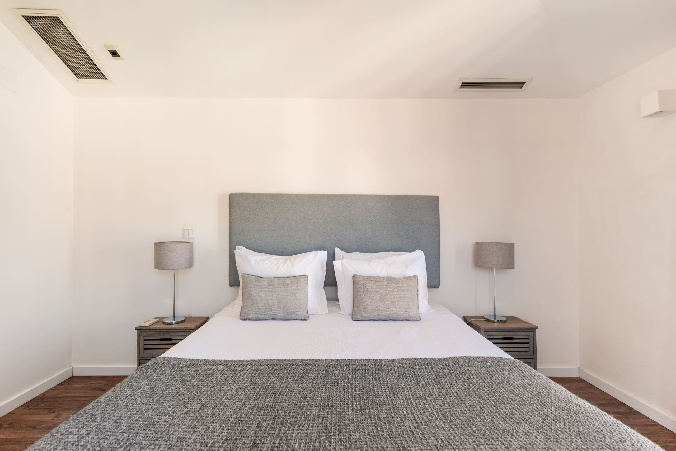 Elegant Chiado Rooftop Tagus View 3BR AC 23