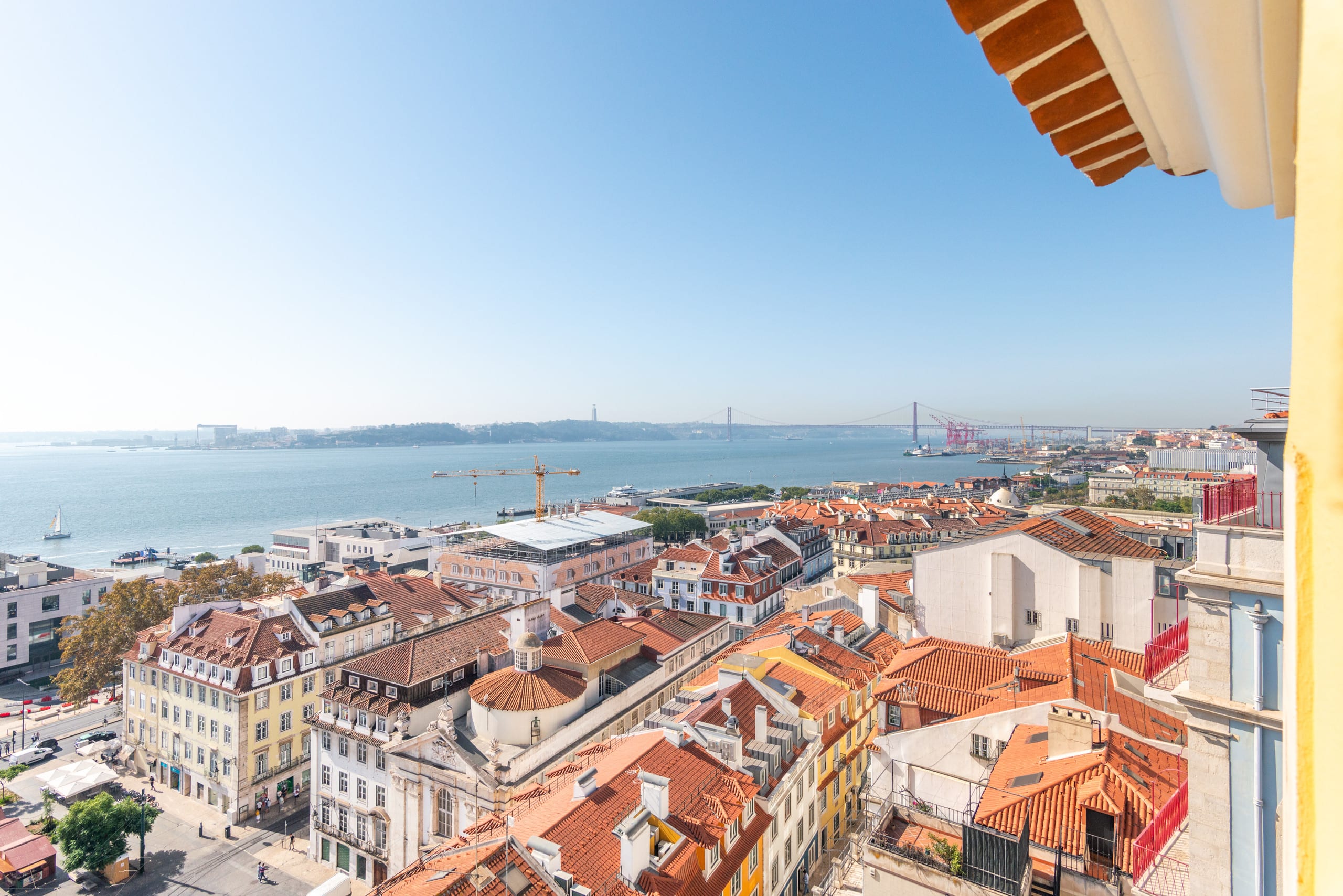 Elegant Chiado Rooftop Tagus View 3BR AC 36