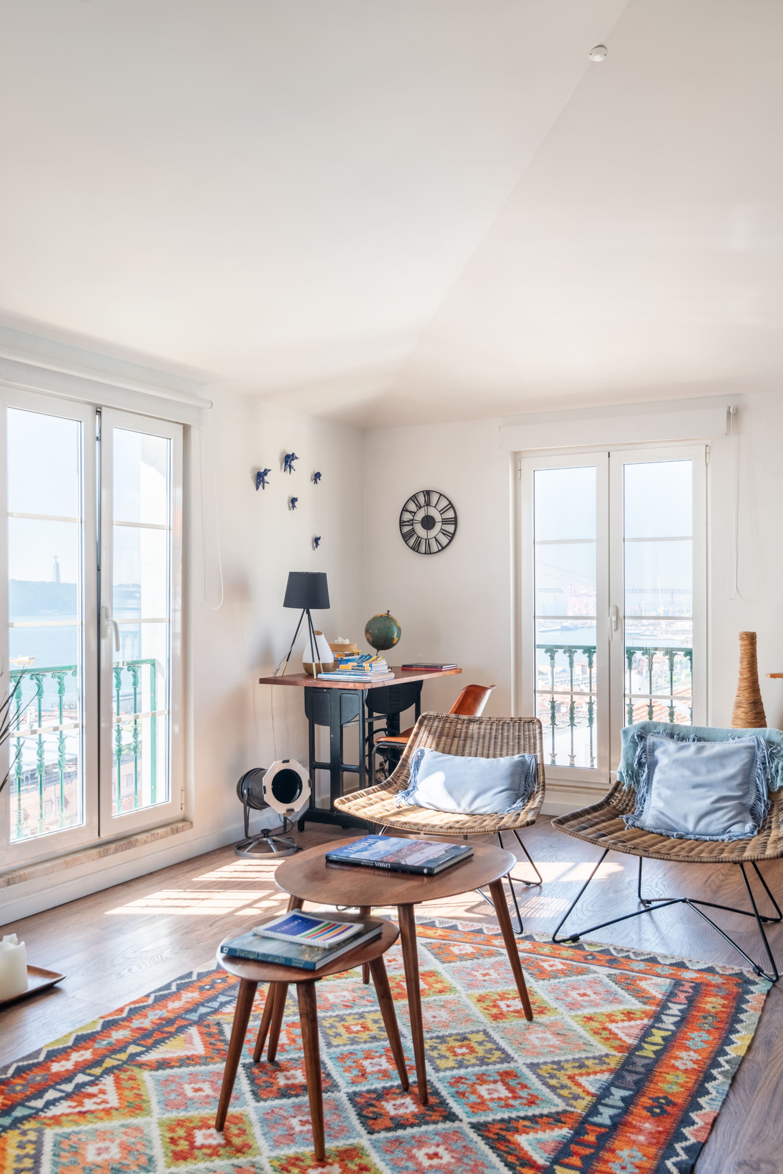 Elegant Chiado Rooftop • Tagus View • 3BR • AC — photo 3