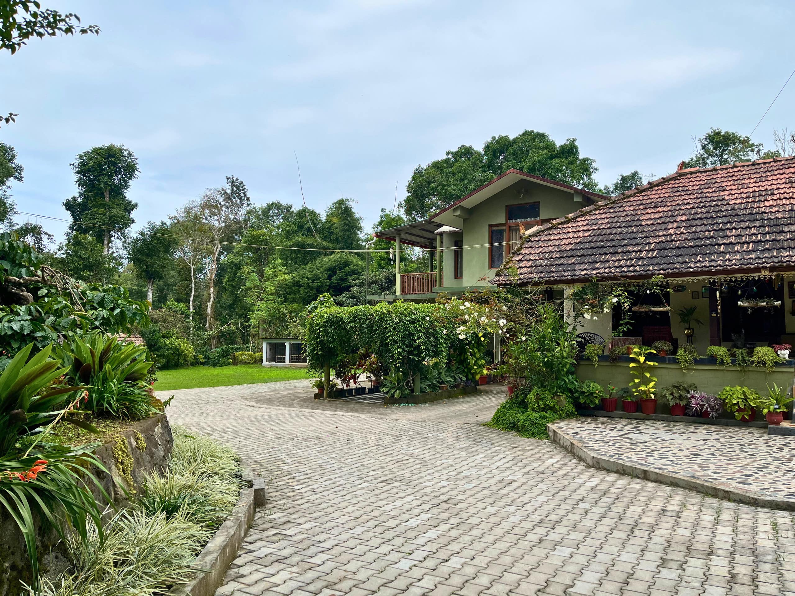 Coffee Estate Stay | Felice Stays 30