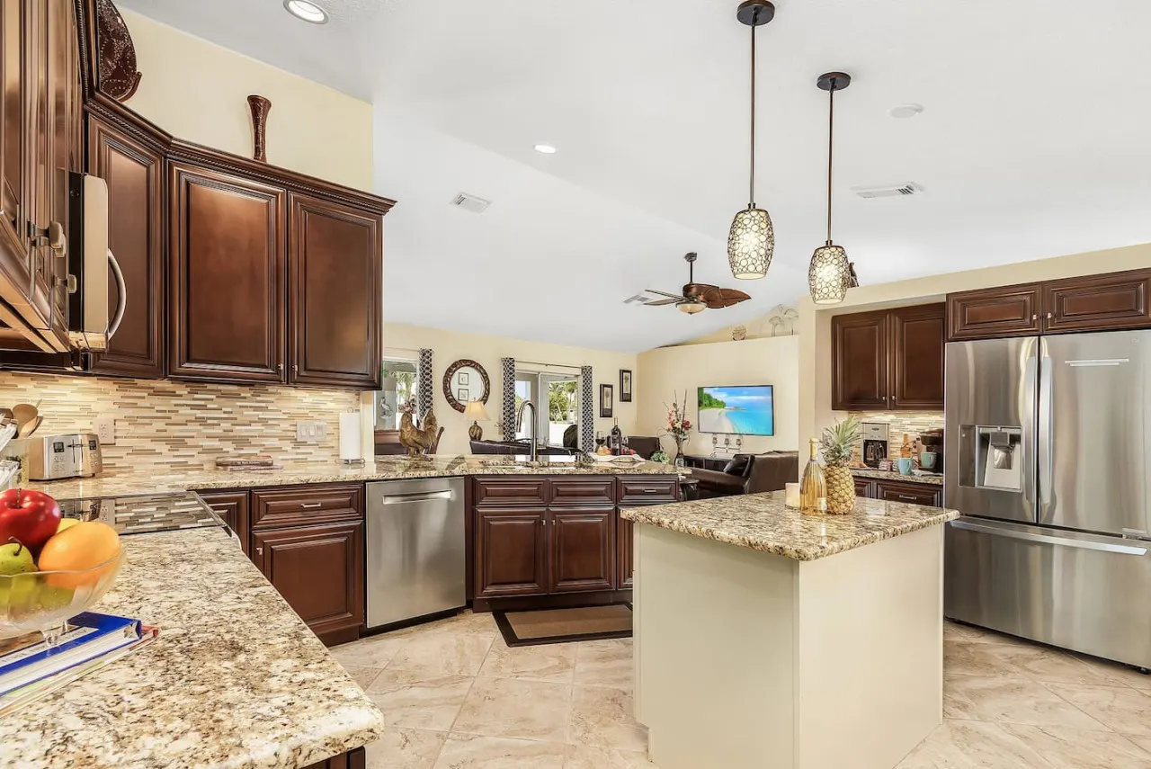 Paradise Found! Relaxing Pool home in Cape Coral — photo 2