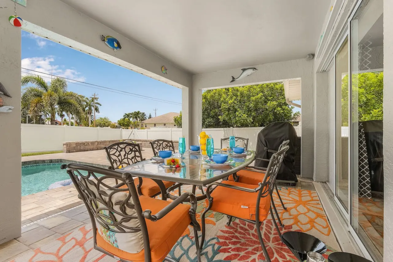 Paradise Found! Relaxing Pool home in Cape Coral — photo 3