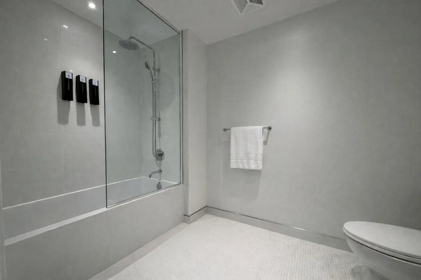 Modern 1BR+Den Steps to Bloor 13