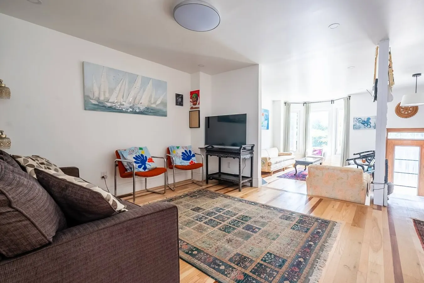 Charming 3BR Home King West Sleeps 6 11