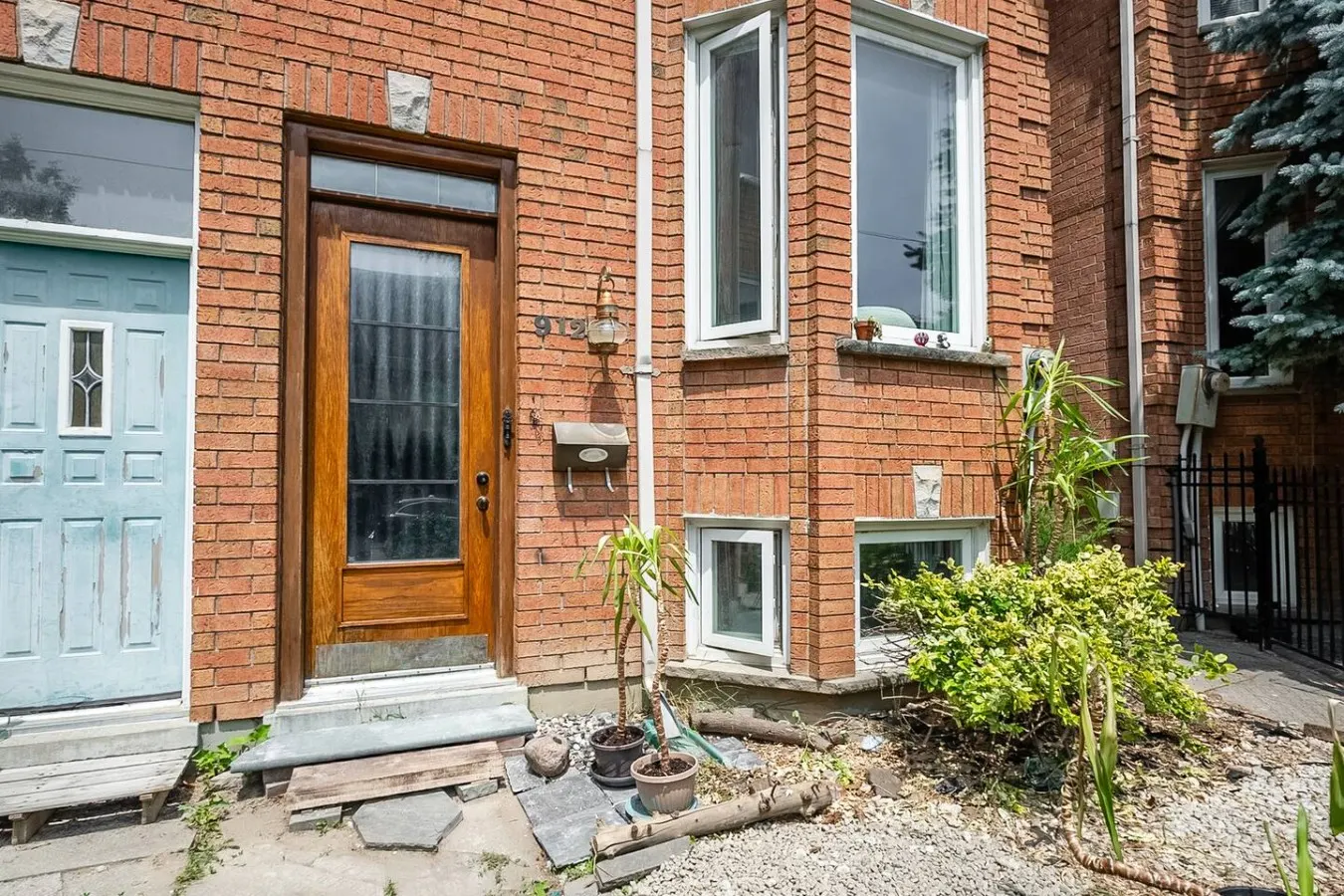 Charming 3BR Home King West Sleeps 6 18