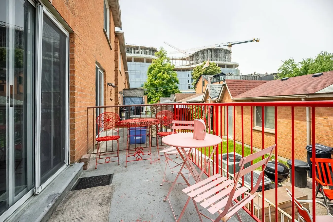 Charming 3BR Home King West Sleeps 6 20