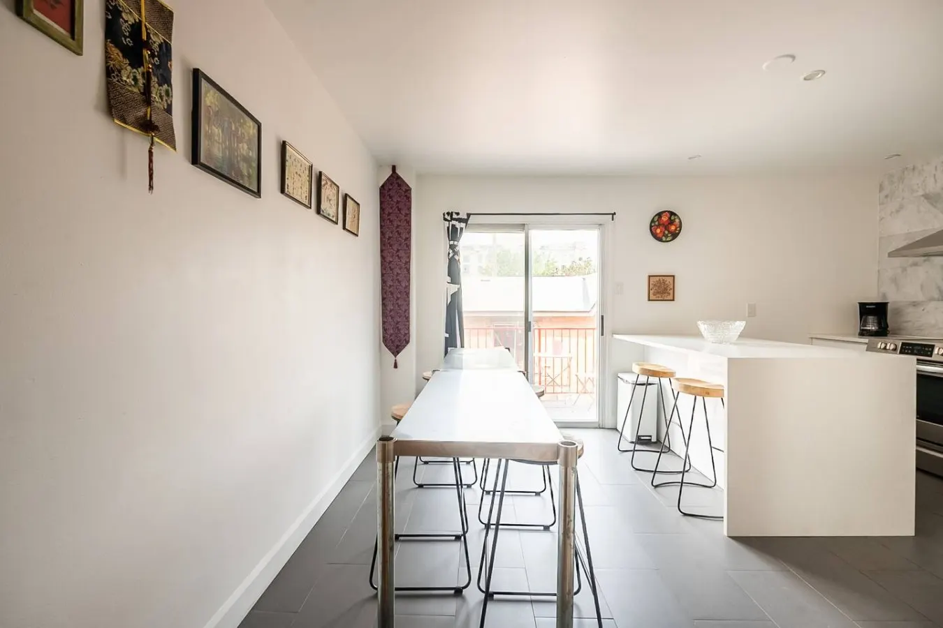 Charming 3BR Home King West Sleeps 6 5