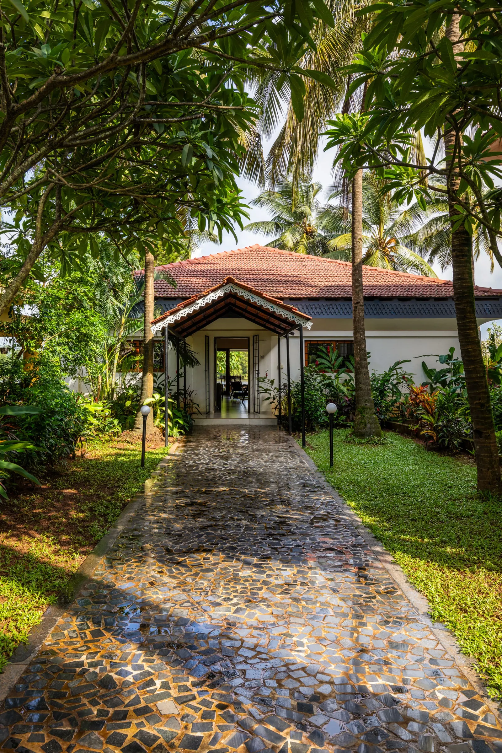 Lazy Lagoon Luxurious 2 BHK At Luisa by the sea 26