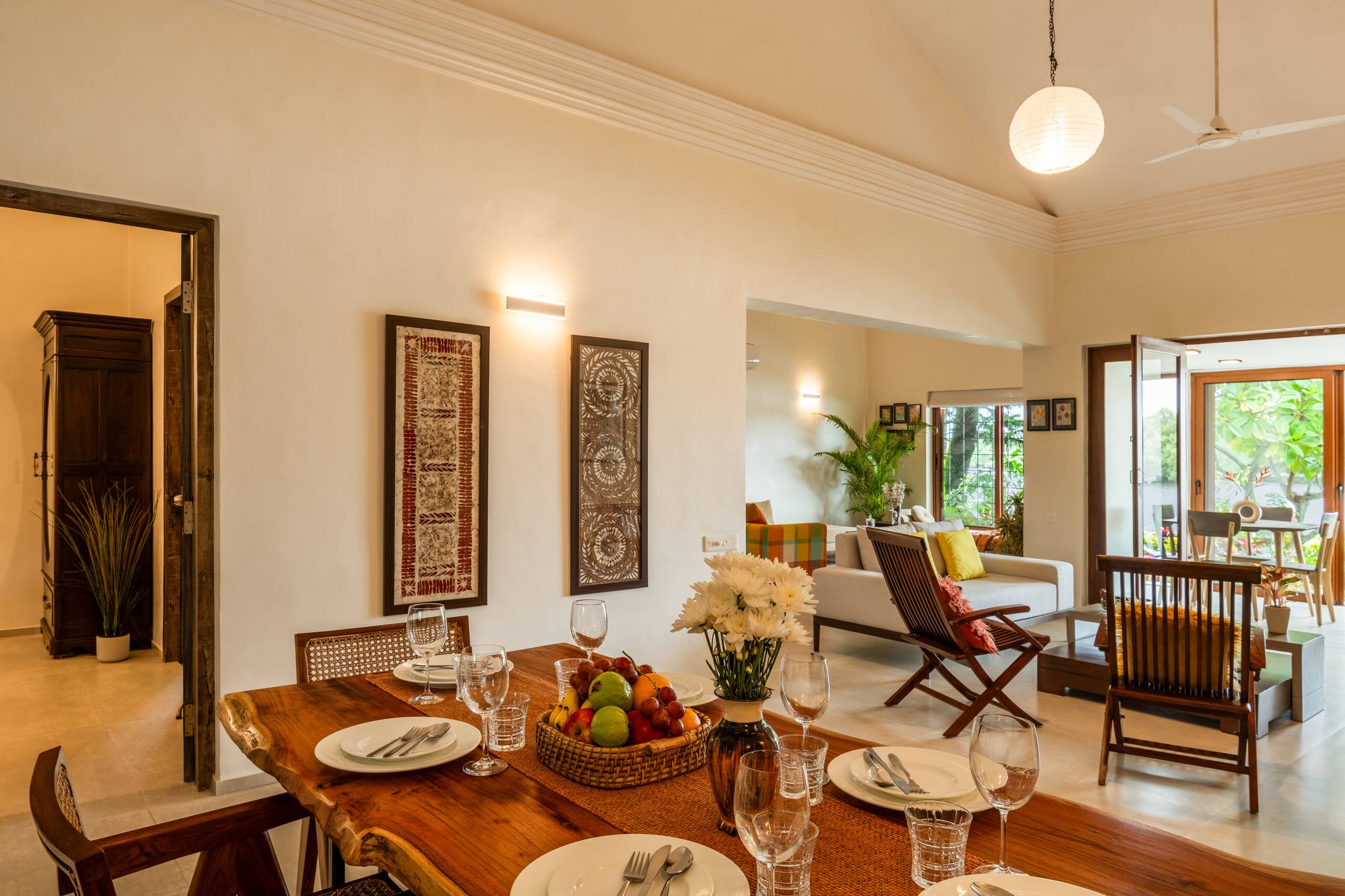 Lazy Lagoon
Luxurious 2 BHK At
Luisa by the sea 13