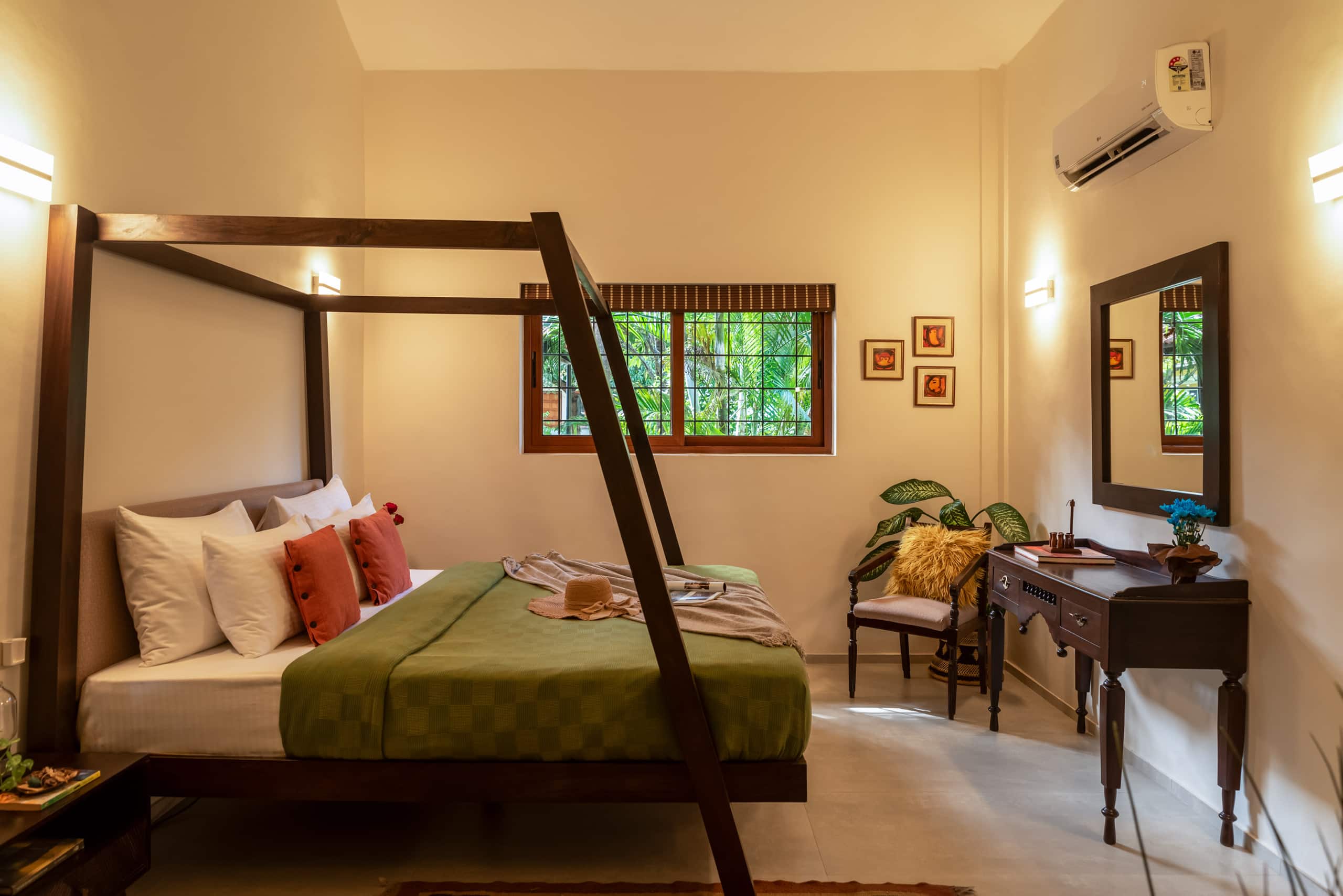 Lazy Lagoon
Luxurious 2 BHK At
Luisa by the sea 18