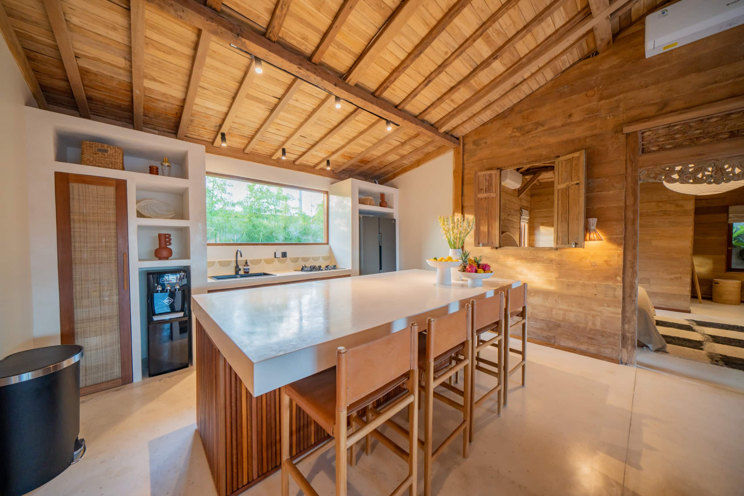 7BR Staffed Villa Canggu • Sleeps 14 • Breakfast 12