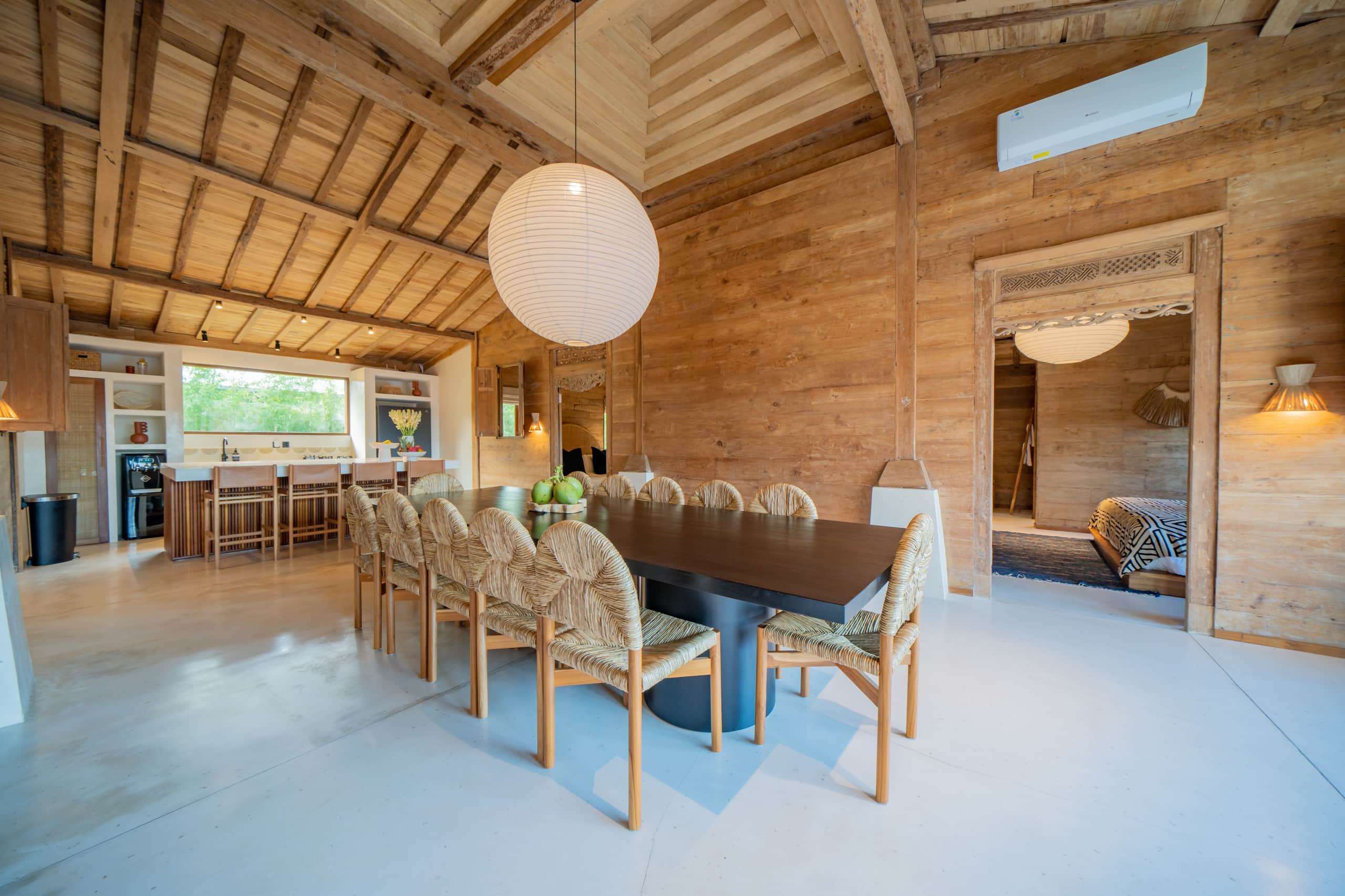 7BR Staffed Villa Canggu • Sleeps 14 • Breakfast 16