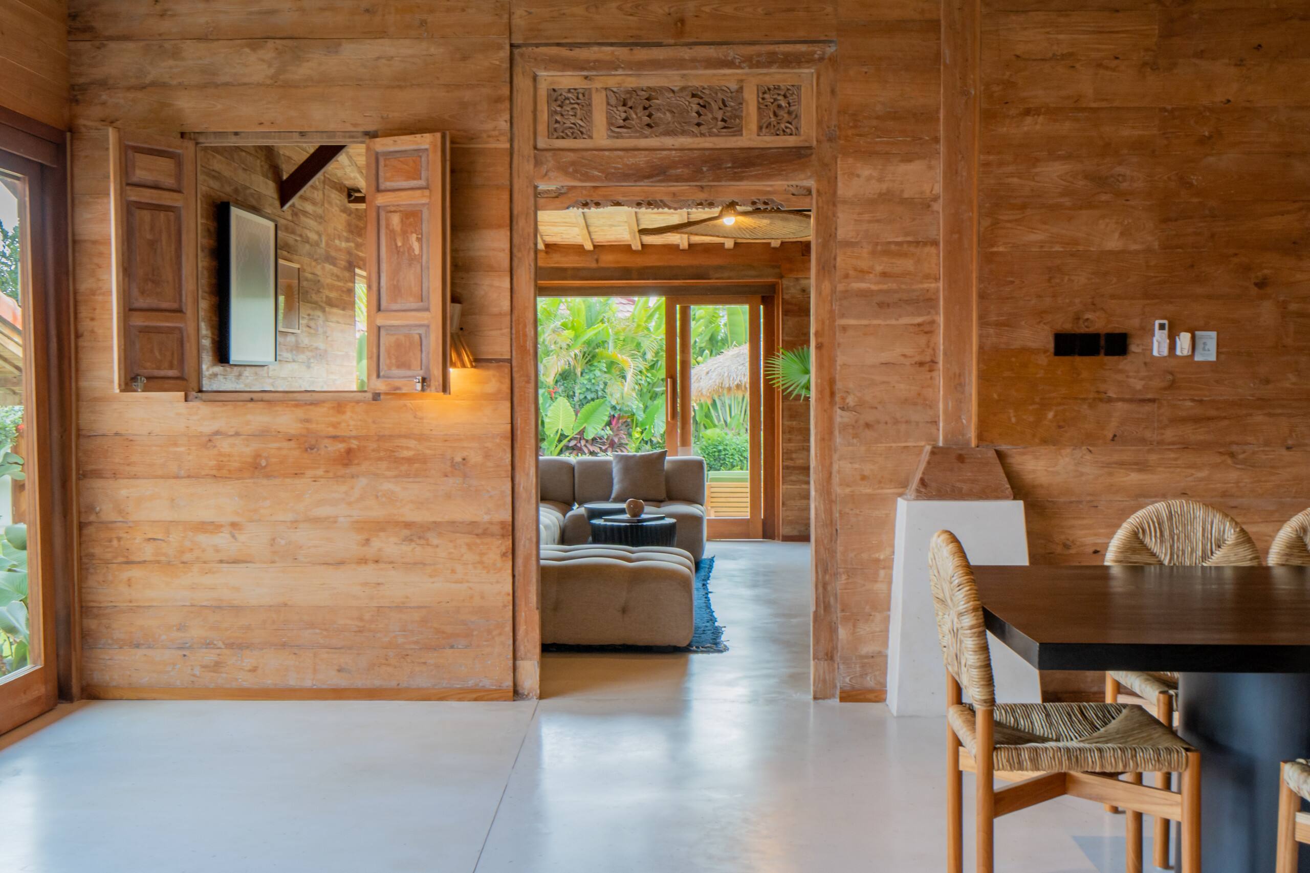 7BR Staffed Villa Canggu • Sleeps 14 • Breakfast 18