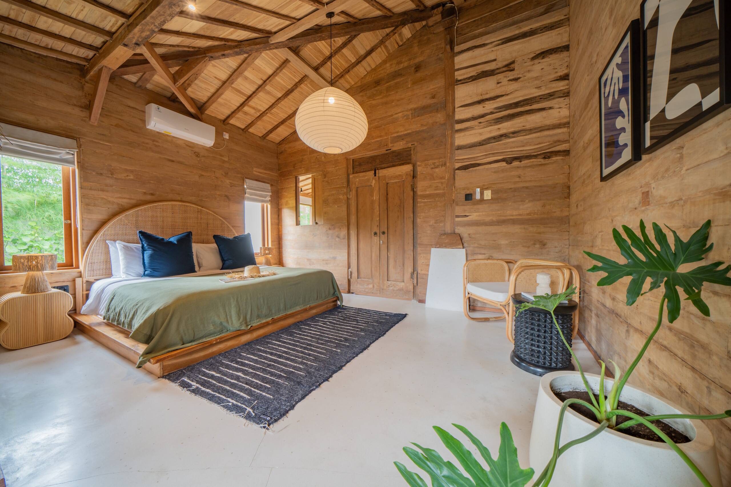 7BR Staffed Villa Canggu • Sleeps 14 • Breakfast 20