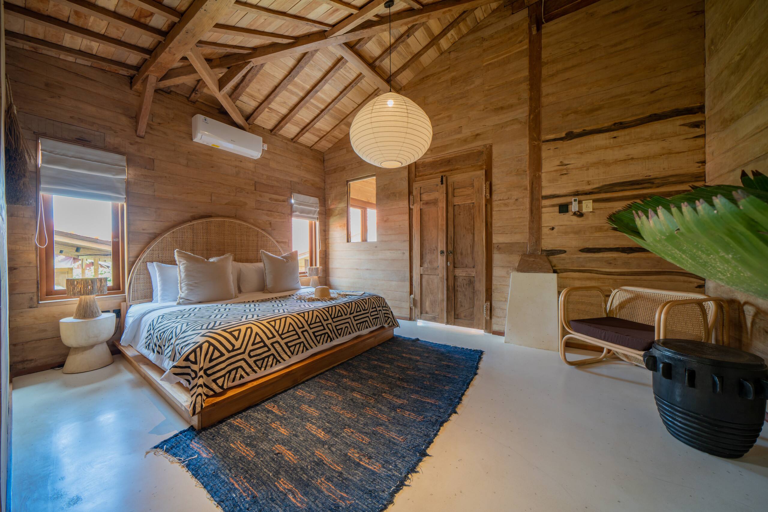 7BR Staffed Villa Canggu • Sleeps 14 • Breakfast 27