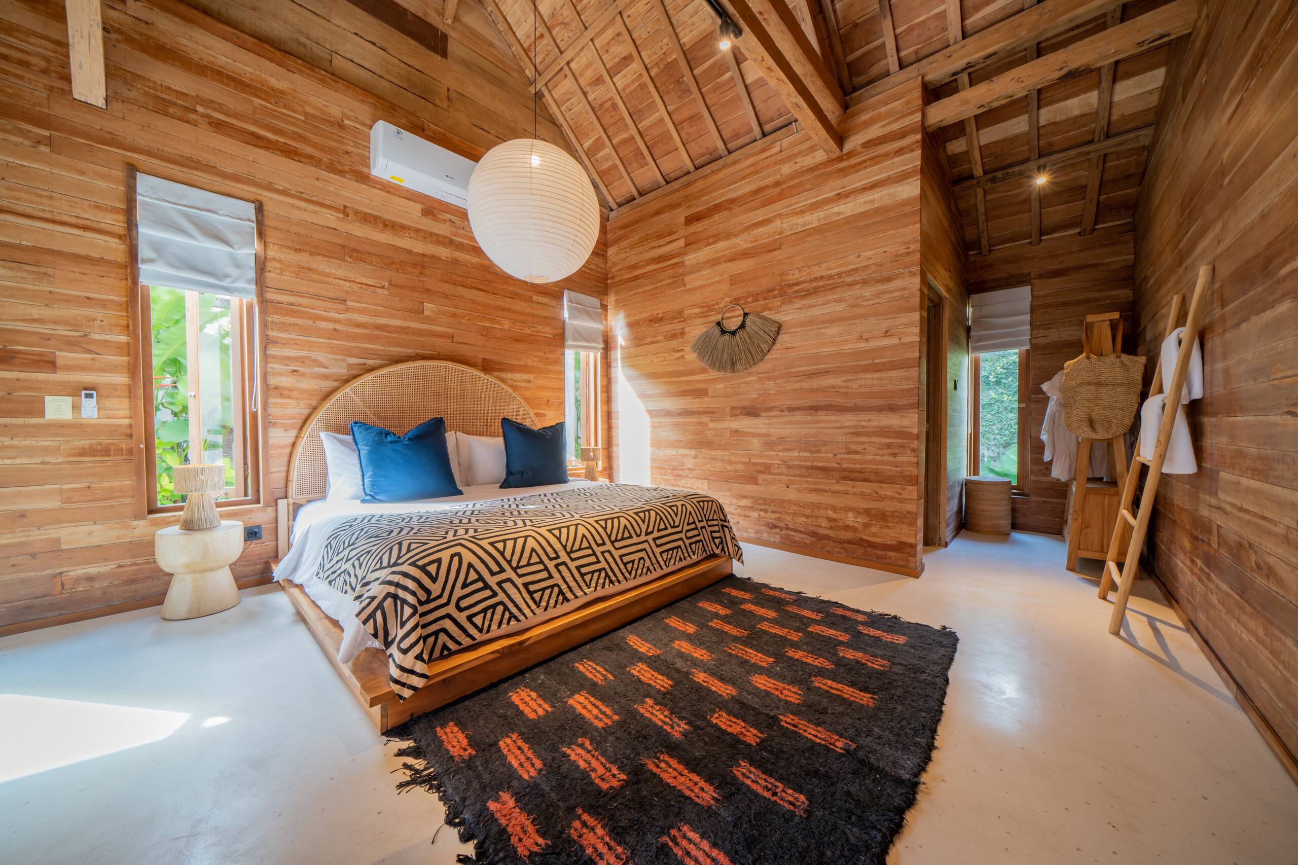 7BR Staffed Villa Canggu • Sleeps 14 • Breakfast 28