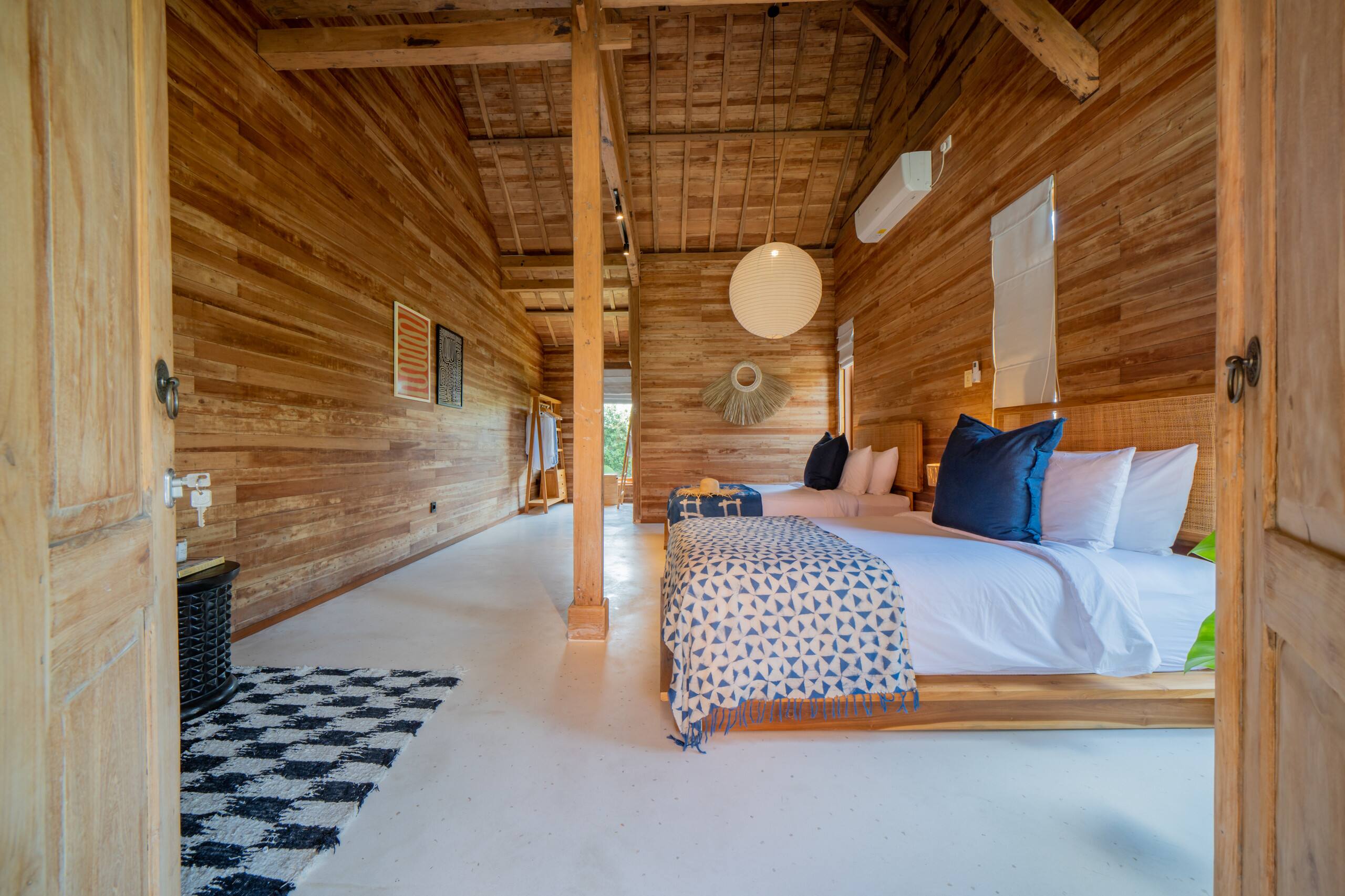 7BR Staffed Villa Canggu • Sleeps 14 • Breakfast 32