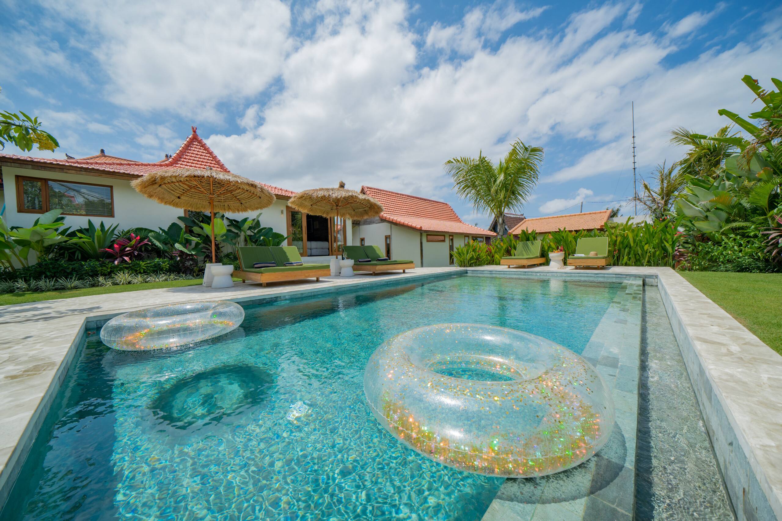 7BR Staffed Villa Canggu • Sleeps 14 • Breakfast 6