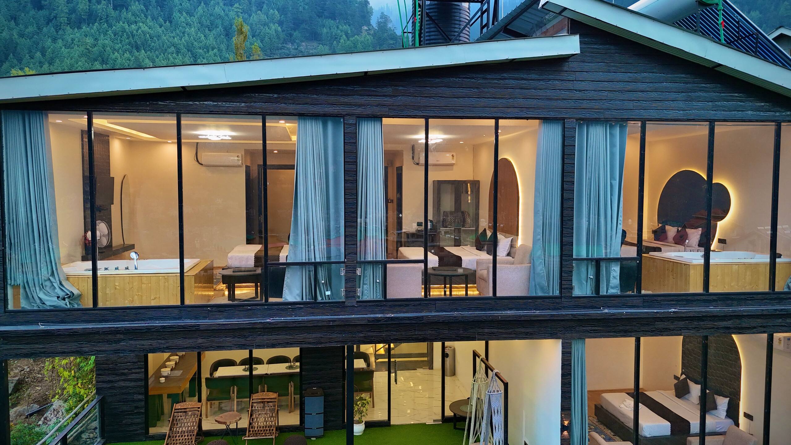 5 Room Jacuzzi glass house Manali — photo 2