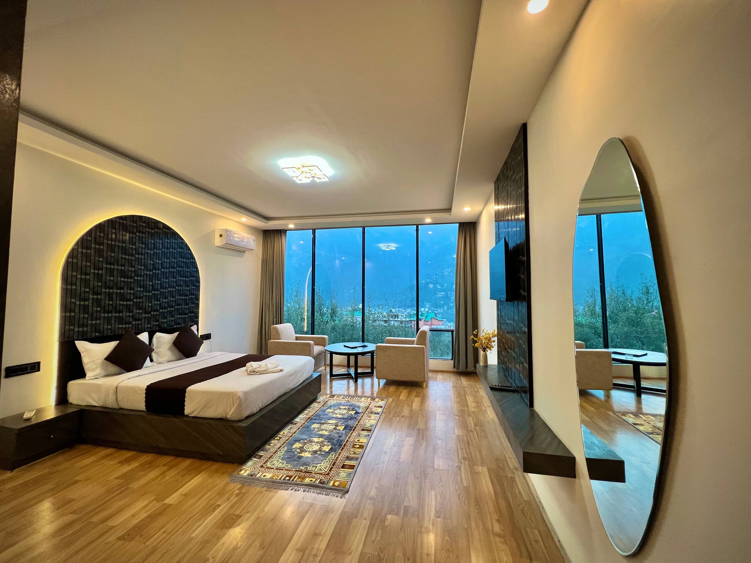 5 Room Jacuzzi glass house Manali 26