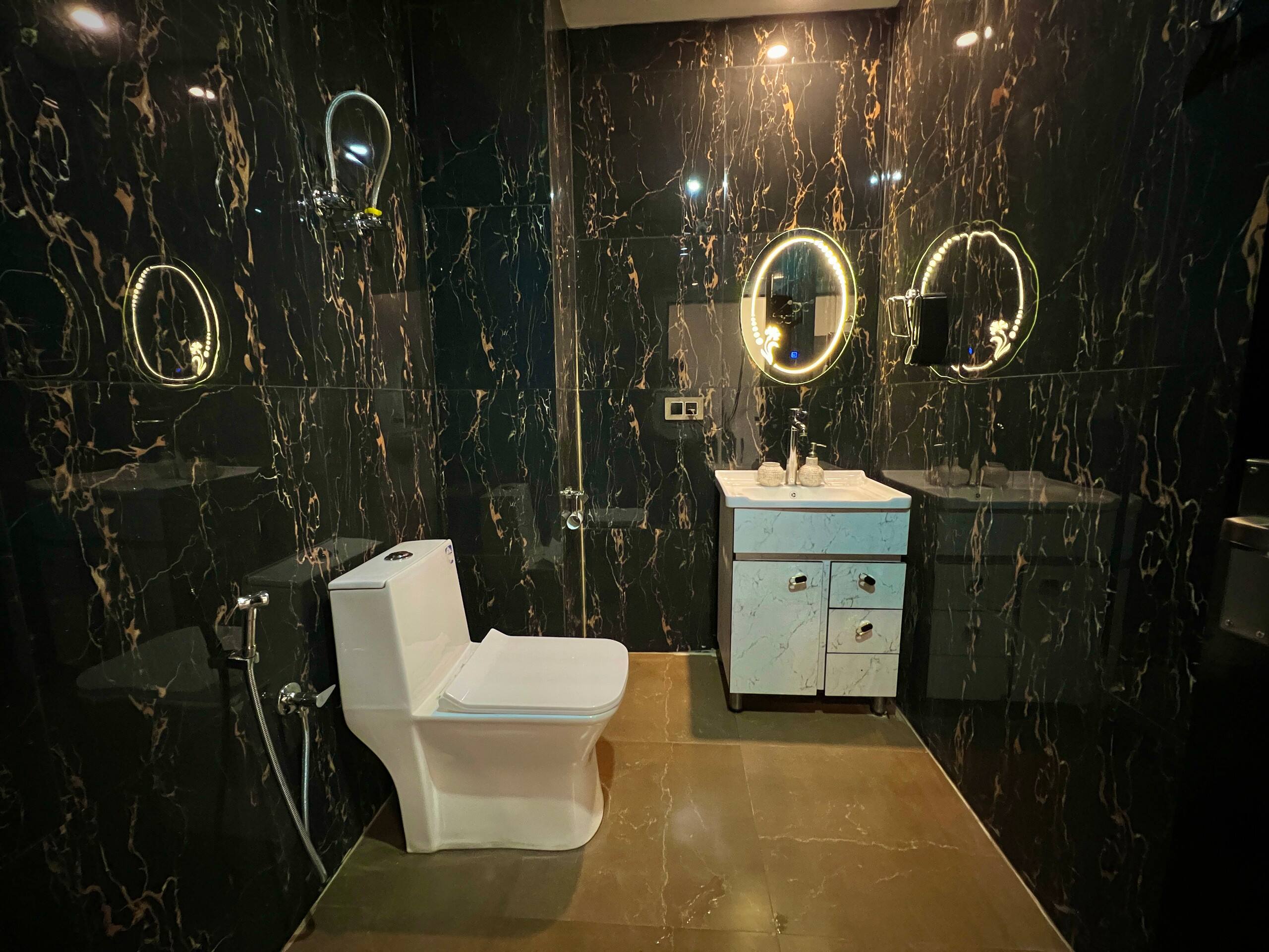 5 Room Jacuzzi glass house Manali 34