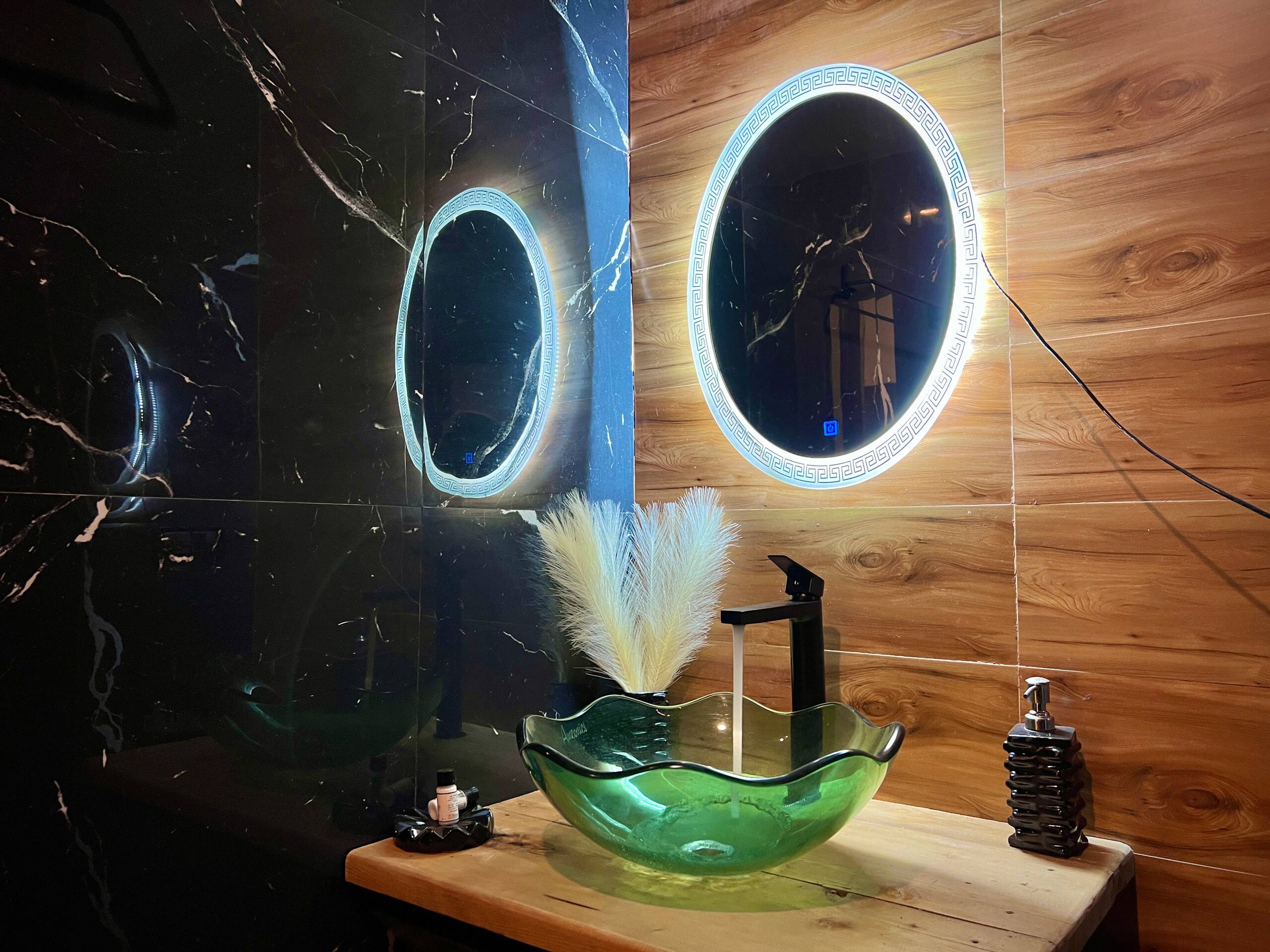 5 Room Jacuzzi glass house Manali 32