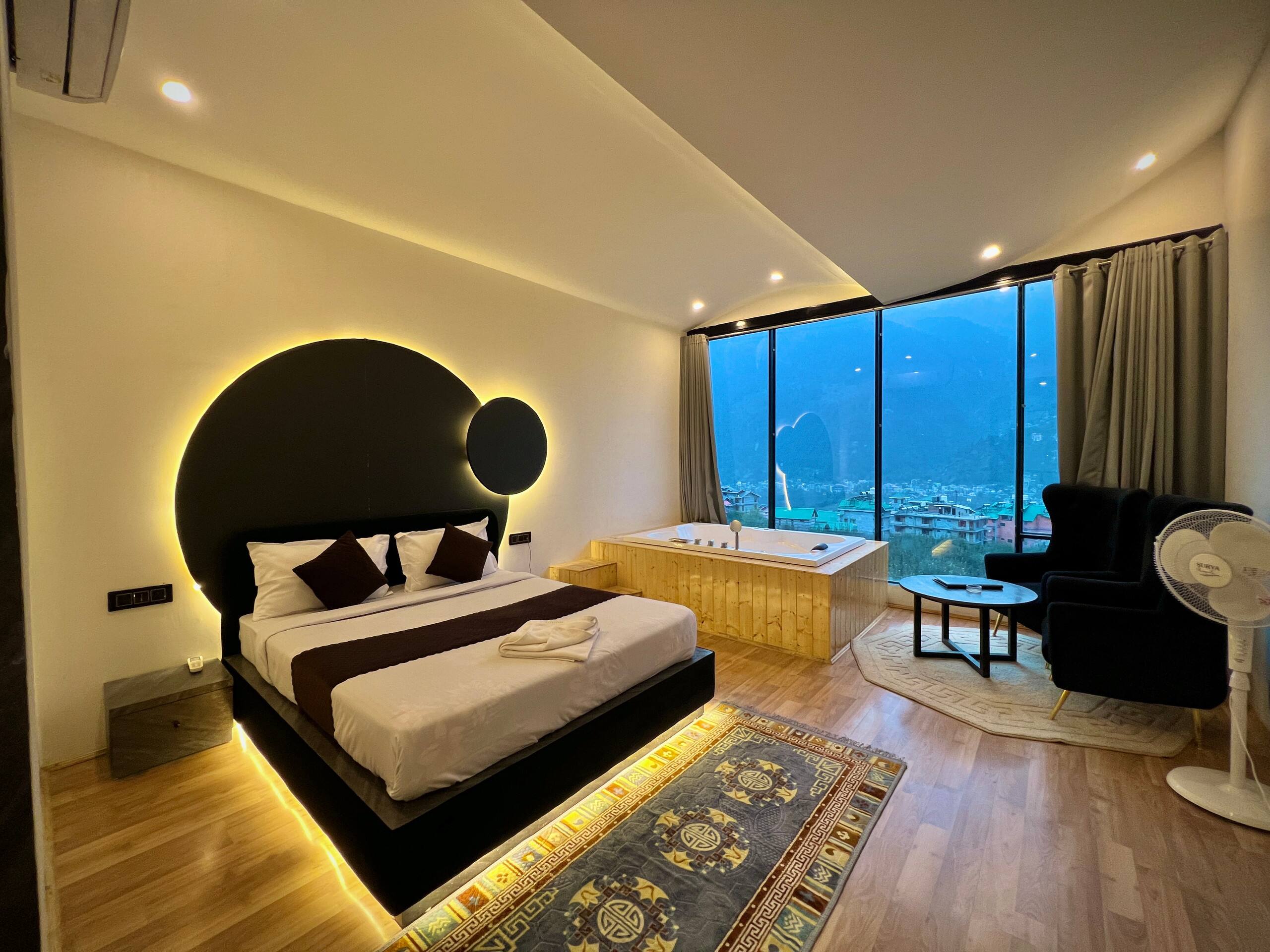 5 Room Jacuzzi glass house Manali 18