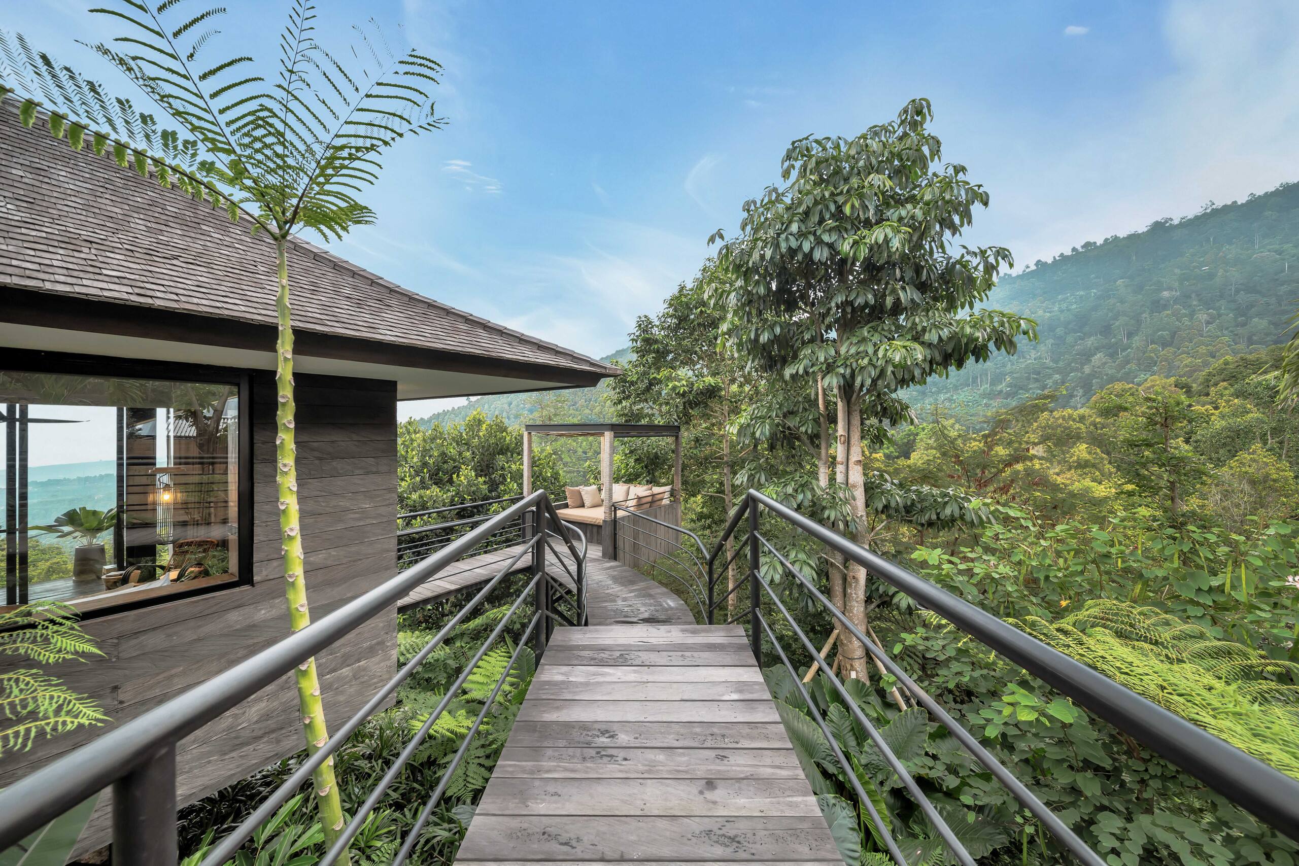 Munduk Cabins - Luxury Studio Cabin with Cabana — photo 2