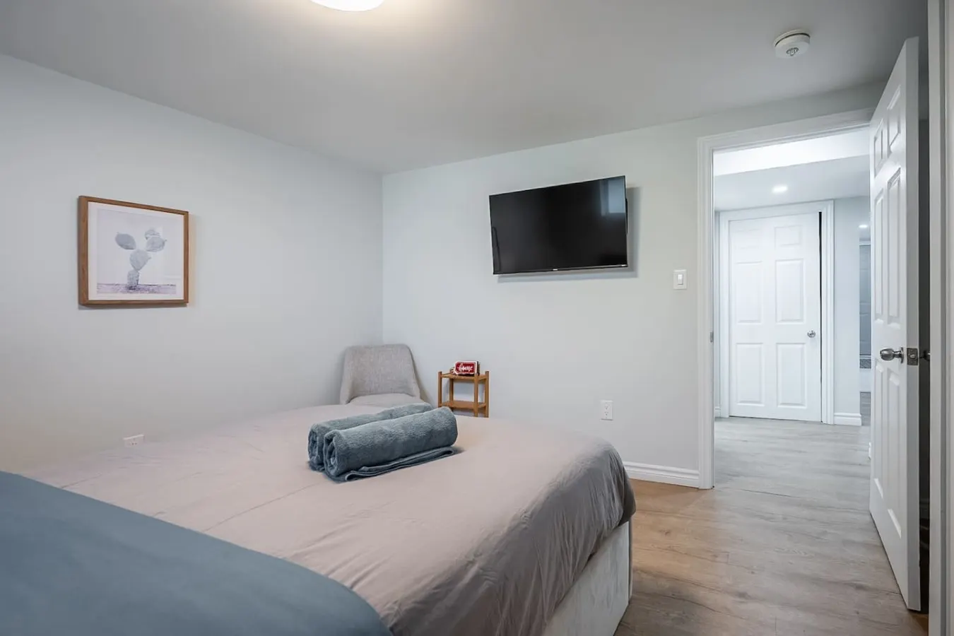 Bright 2BR Lower Level Sleeps 4 Private Entry 12
