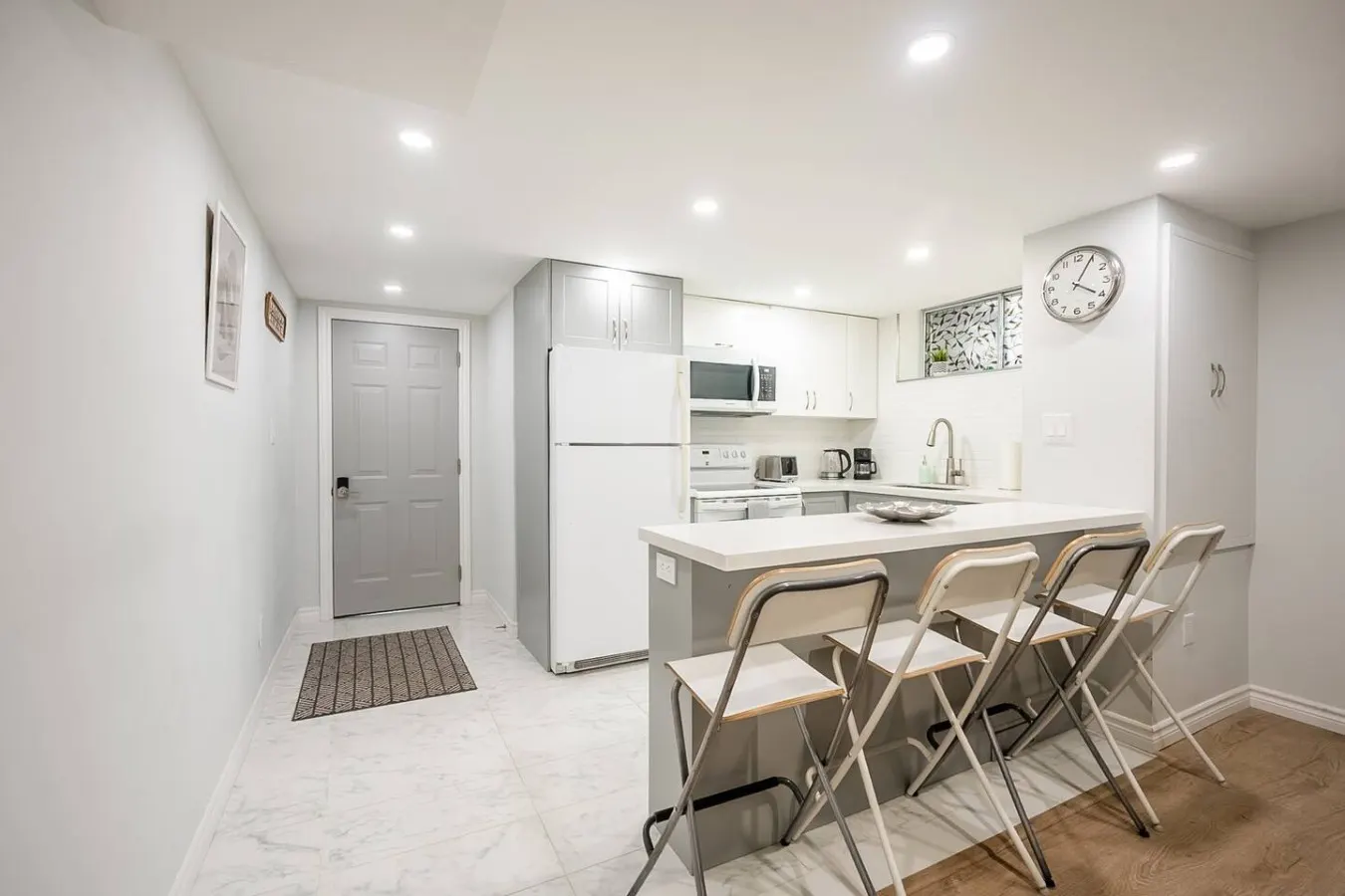 Bright 2BR Lower Level Sleeps 4 Private Entry 8