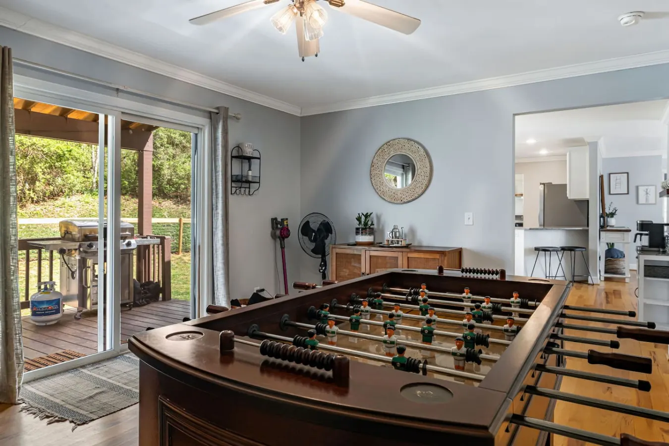 15 Min to DT AVL Hot Tub, Fire Pit & Fenced Yard 2