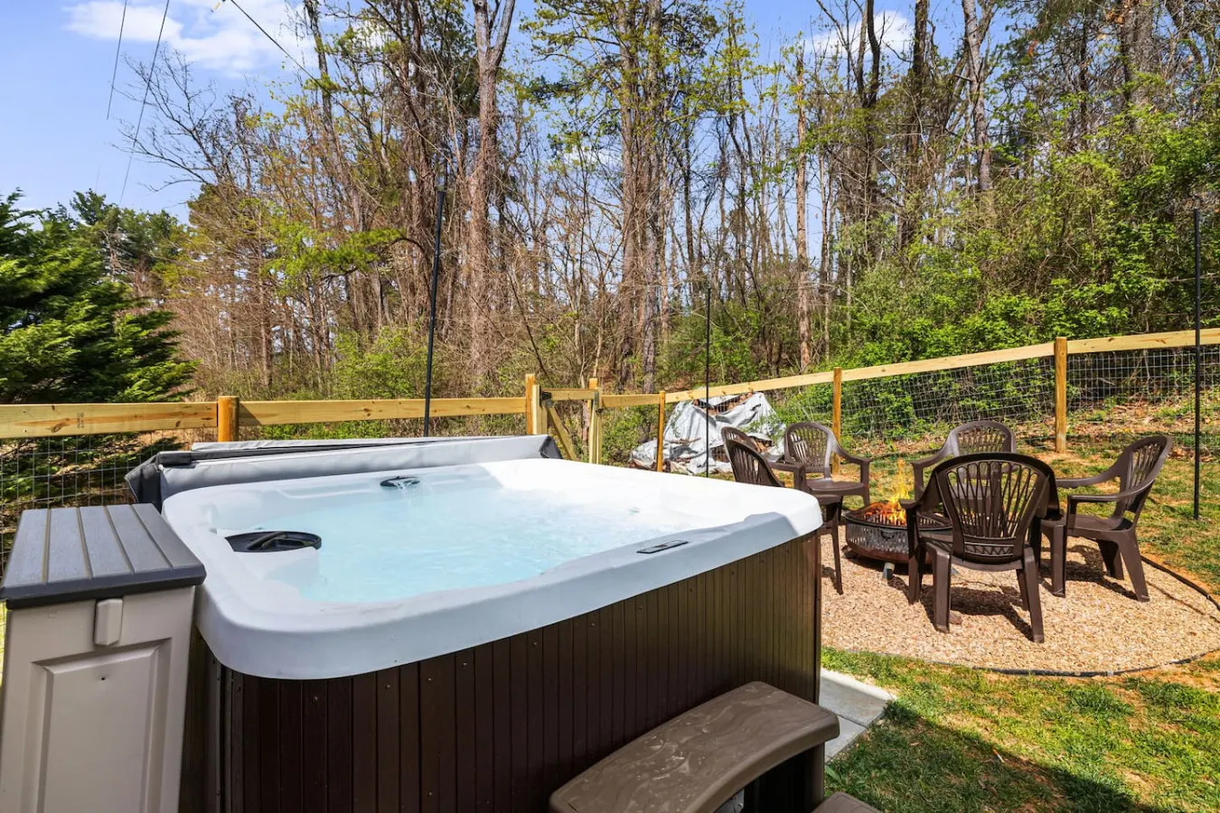 15 Min to DT AVL Hot Tub, Fire Pit & Fenced Yard 9