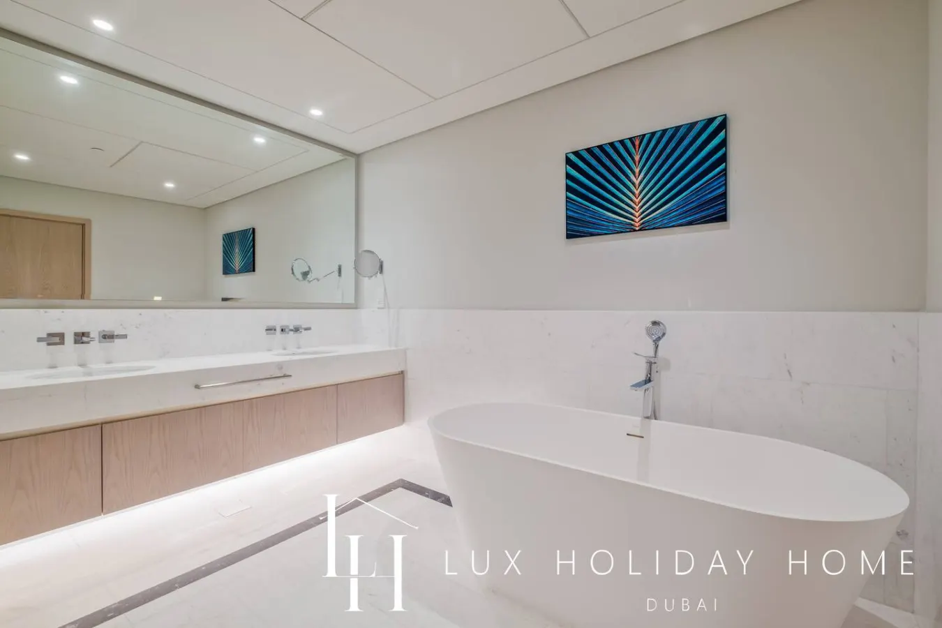 LUX Iconic Views at The Palm Tower Suite 5 10