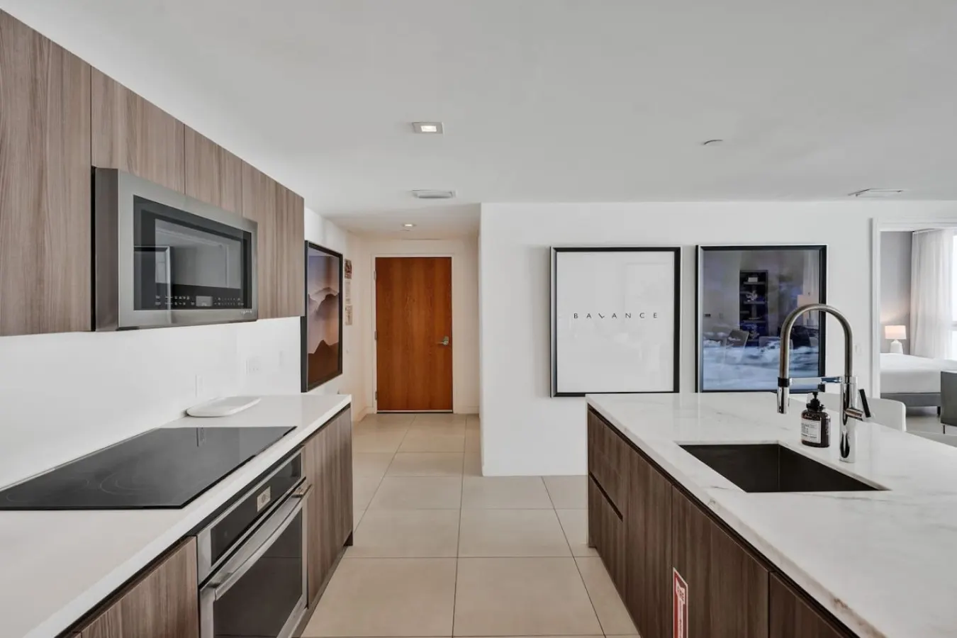 Monthly - Exclusive 616 Condo 6