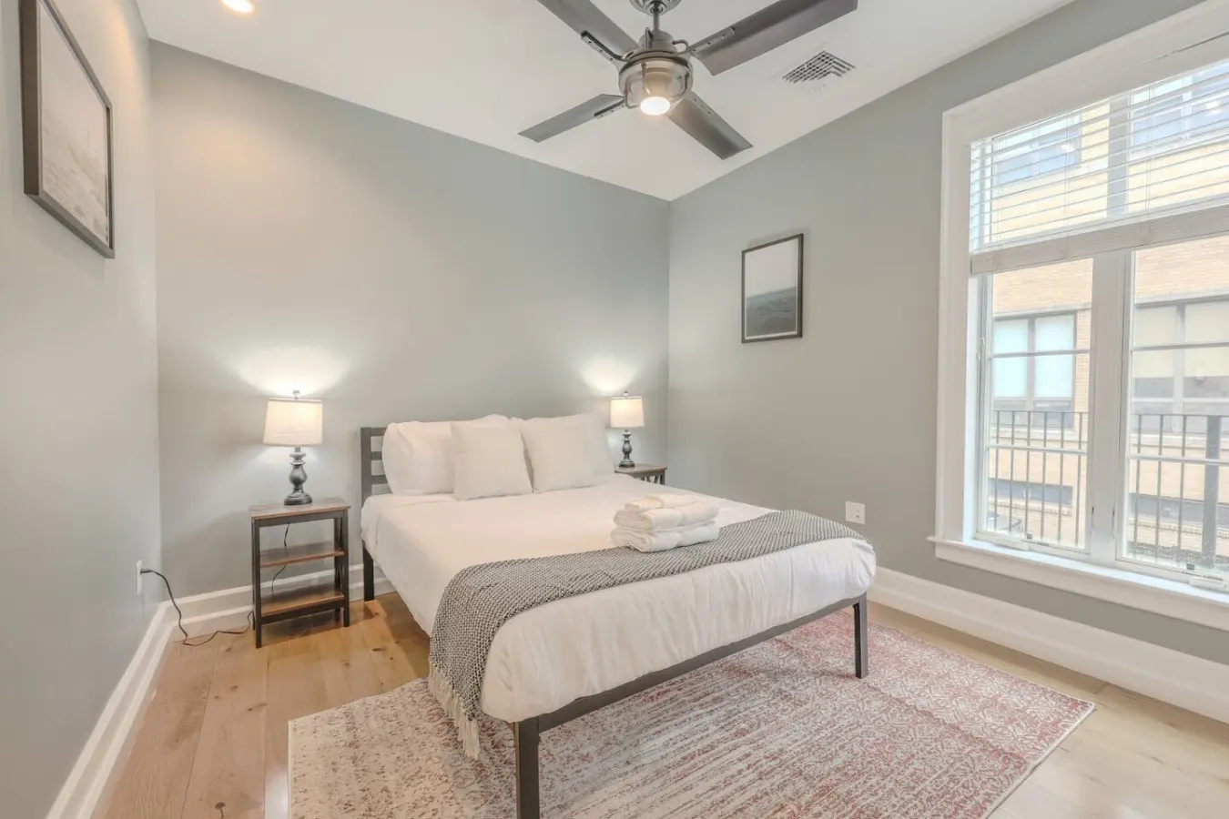 Spacious & Bright 2 Bedroom! 12