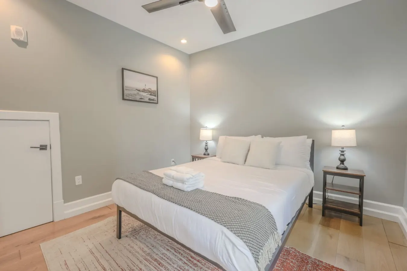 Spacious & Bright 2 Bedroom! 16