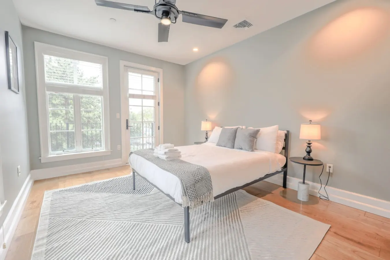 Spacious & Bright 2 Bedroom! 19