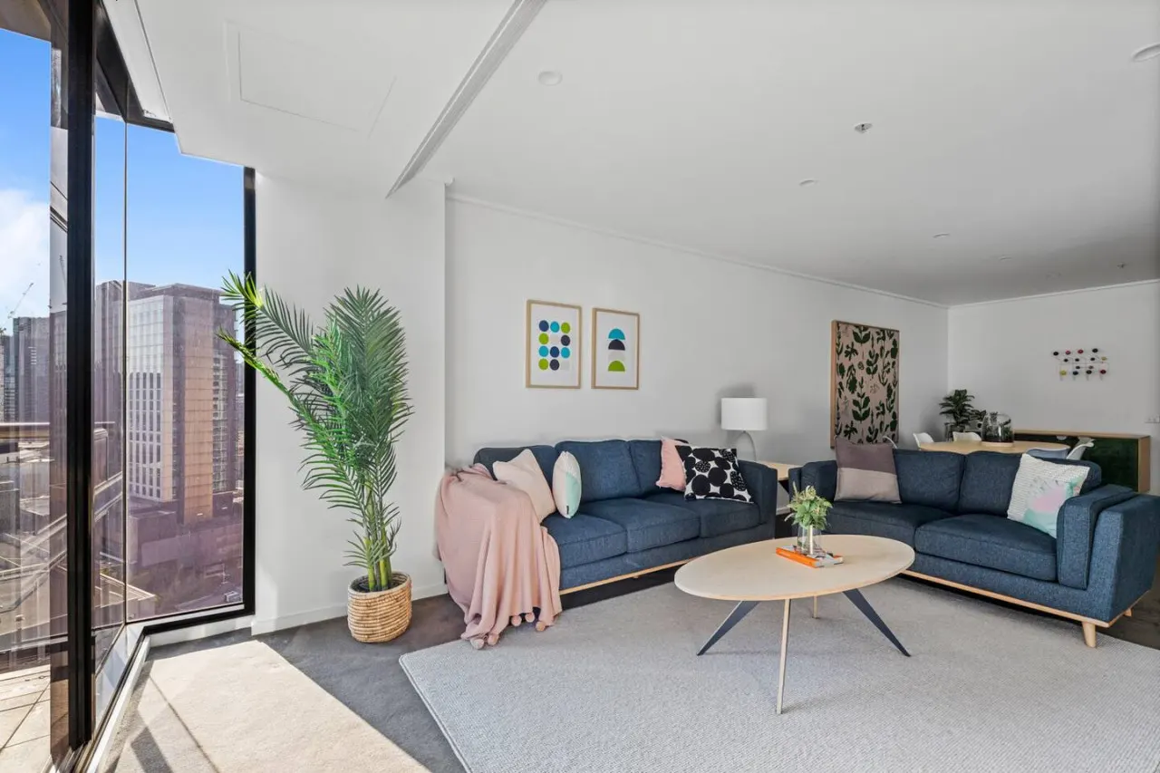 Ash- Your Spacious 2bed/2bath Melbourne Home!